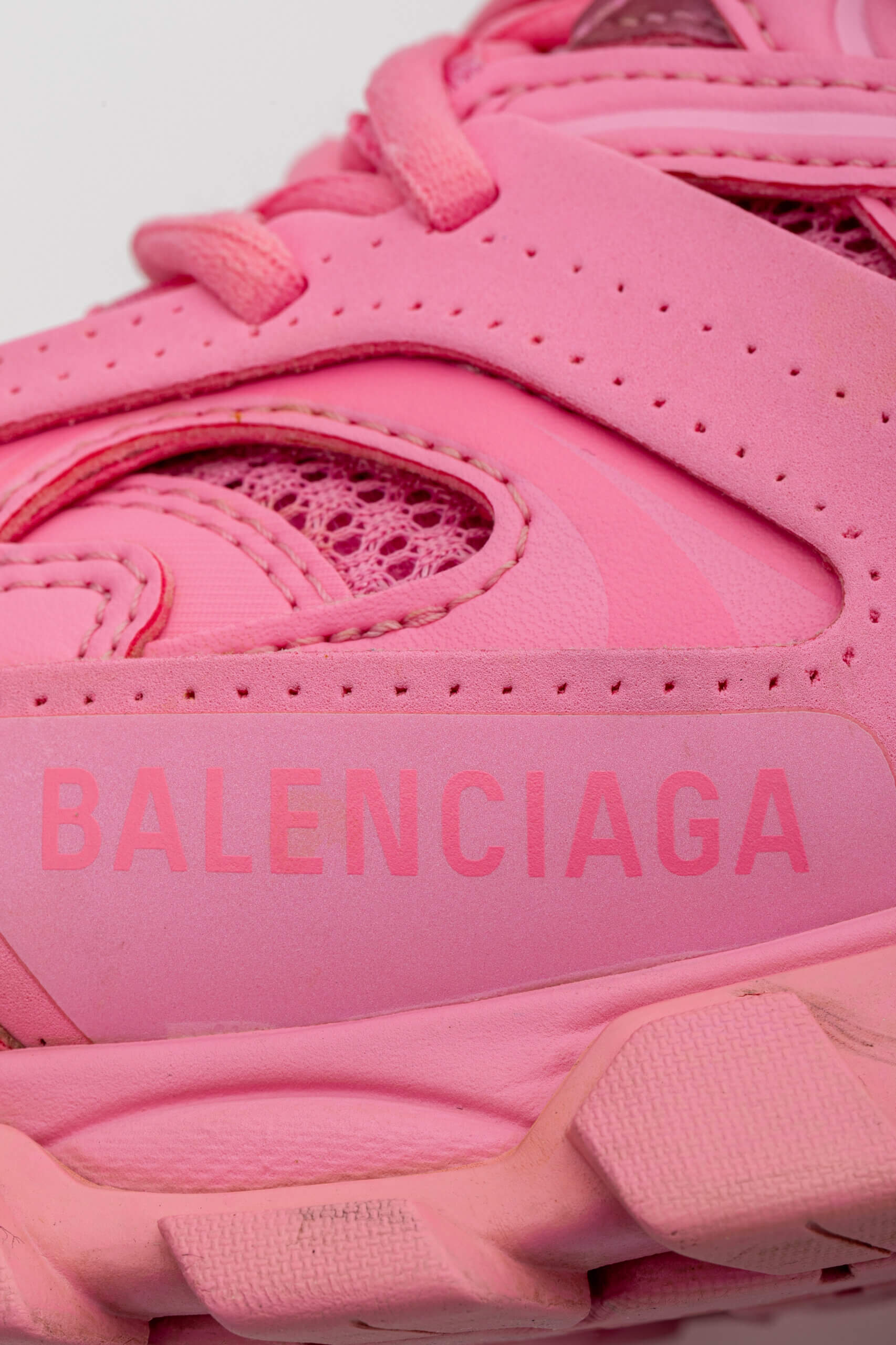 <span style="font-size: 10px;letter-spacing: .15em">BEST DEAL</span><br> <strong>BALENCIAGA</strong><br> <div style="margin-top:10px;font-size:16px">Mesh Nylon Track Sneaker Pink 38</div><br> - Image 15