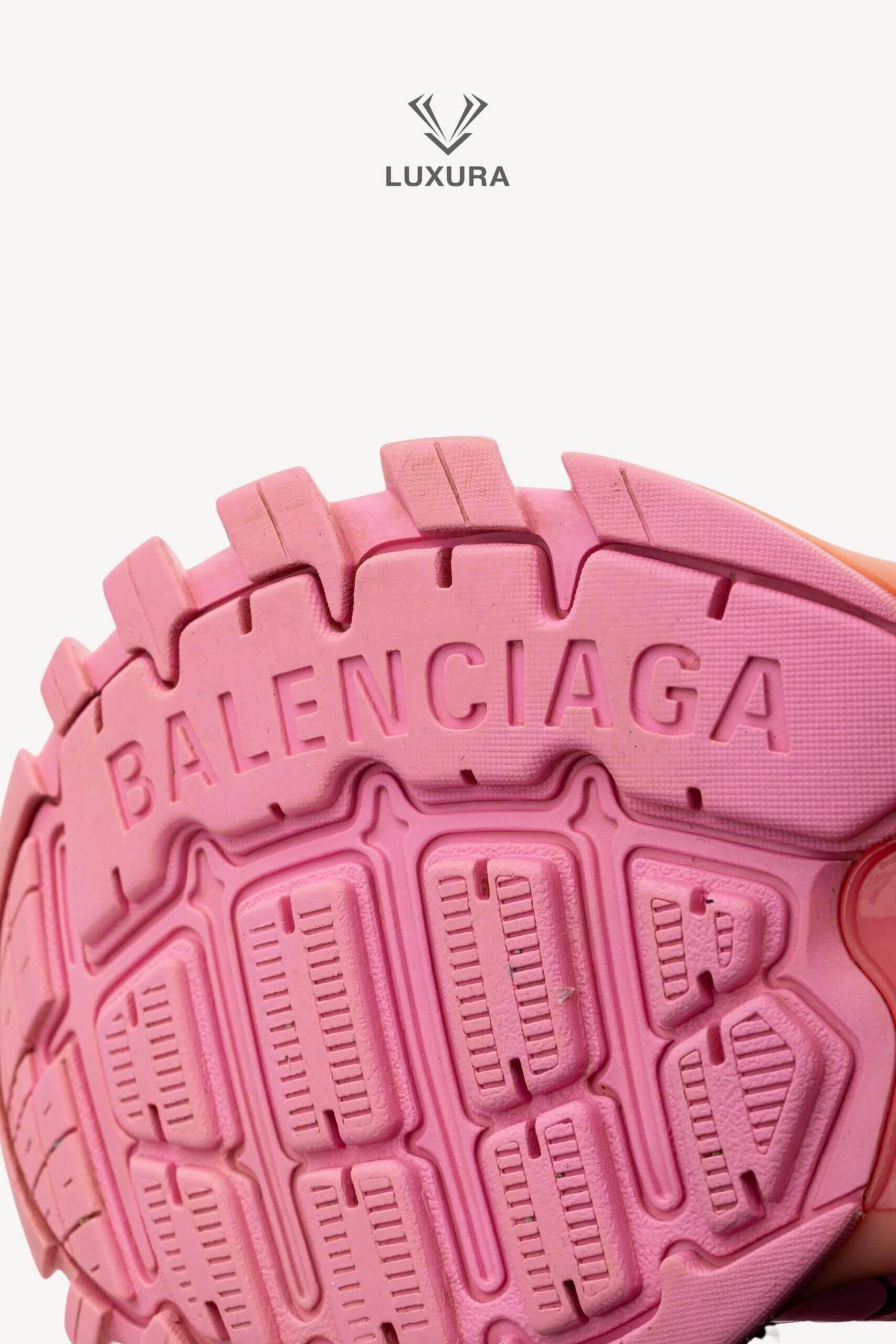 <span style="font-size: 10px;letter-spacing: .15em">BEST DEAL</span><br> <strong>BALENCIAGA</strong><br> <div style="margin-top:10px;font-size:16px">Mesh Nylon Track Sneaker Pink 38</div><br> - Image 24