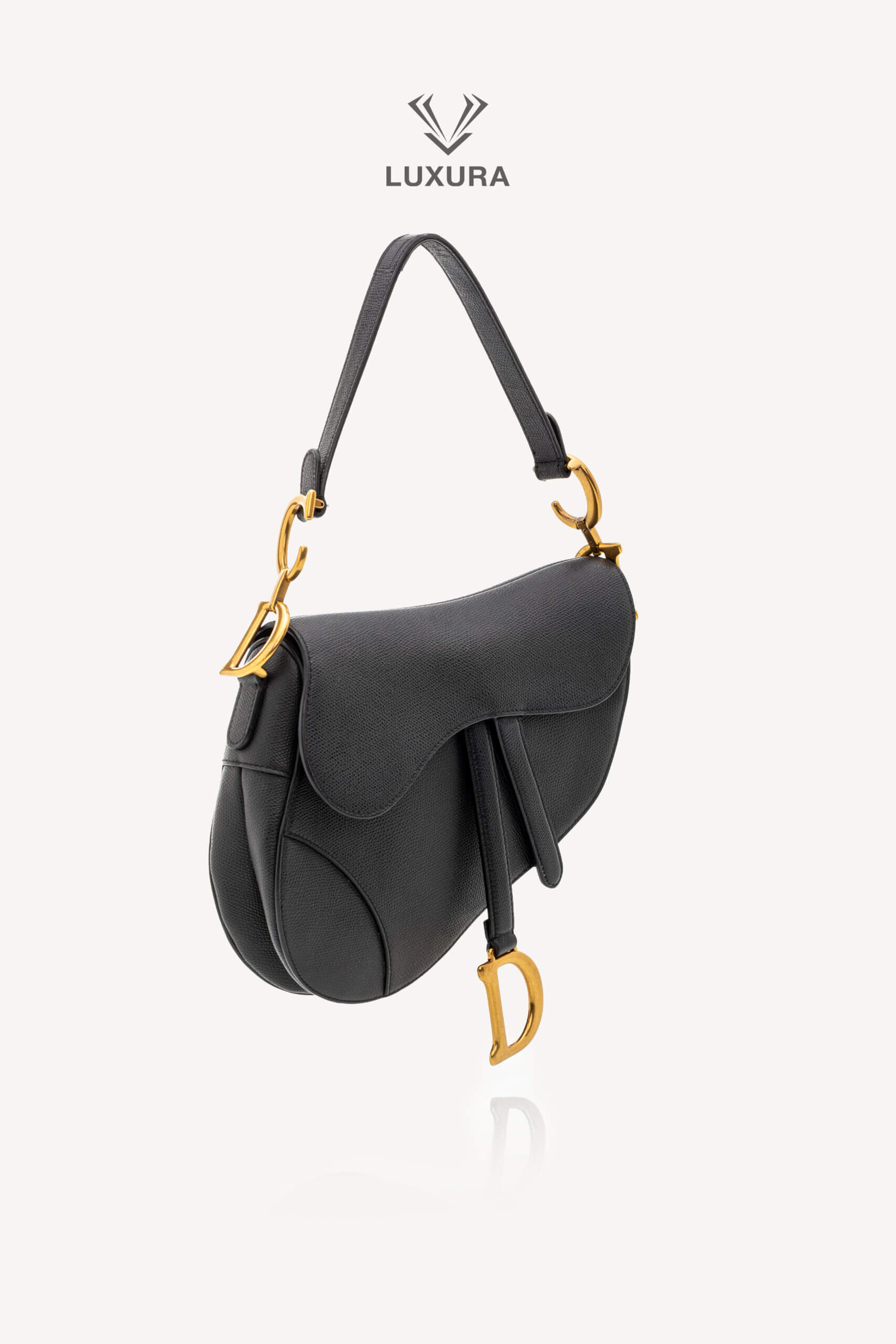 <span style="font-size: 10px;letter-spacing: .15em">BEST DEAL</span><br>            <strong>CHRISTIAN DIOR</strong><br>            <div style="margin-top:10px;font-size:16px">Grained Calfskin Saddle Bag Black</div><br> - Image 3