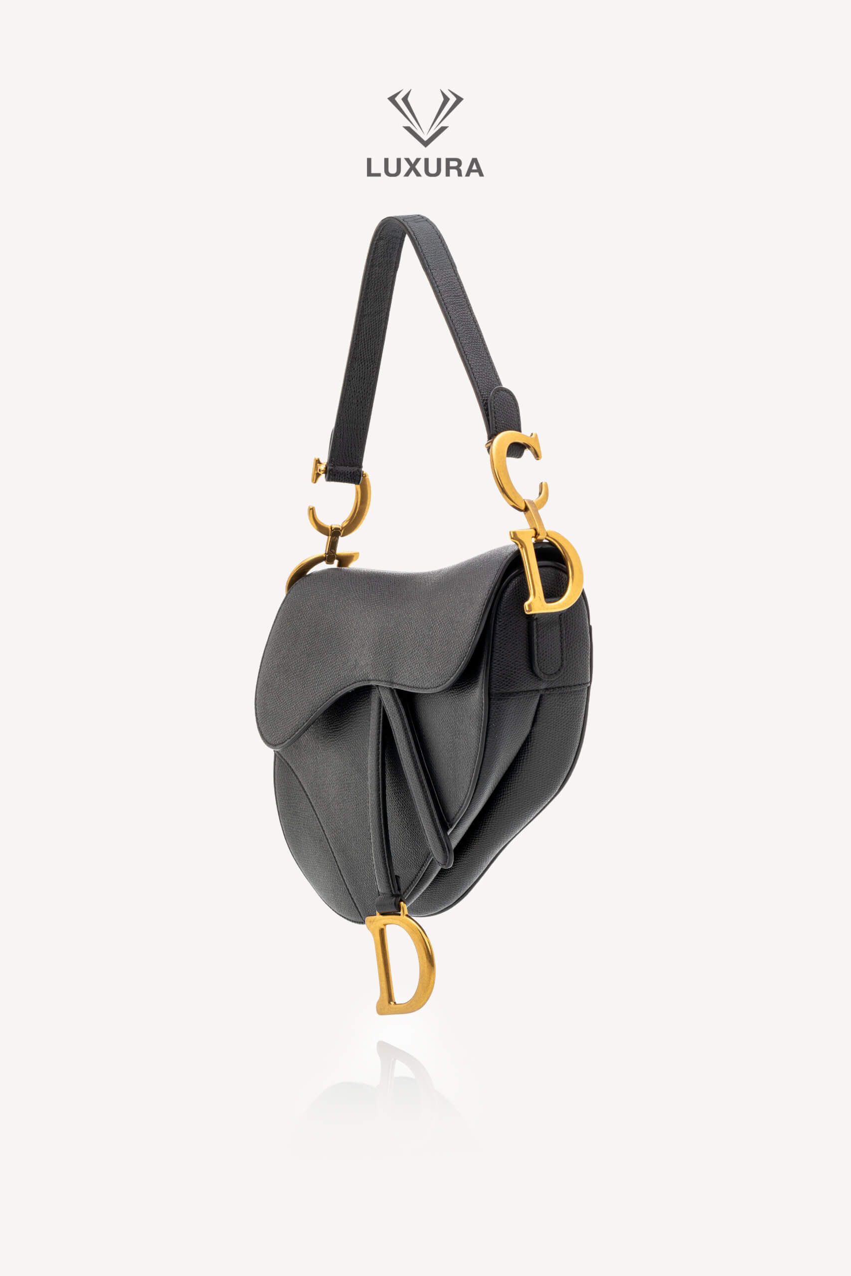 <span style="font-size: 10px;letter-spacing: .15em">BEST DEAL</span><br>            <strong>CHRISTIAN DIOR</strong><br>            <div style="margin-top:10px;font-size:16px">Grained Calfskin Saddle Bag Black</div><br> - Image 6