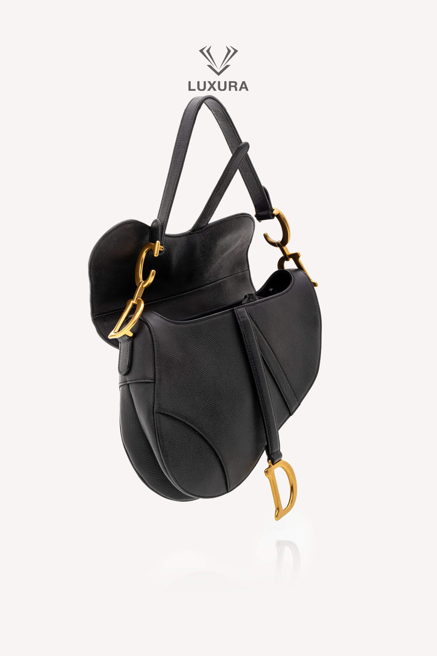 <span style="font-size: 10px;letter-spacing: .15em">BEST DEAL</span><br>            <strong>CHRISTIAN DIOR</strong><br>            <div style="margin-top:10px;font-size:16px">Grained Calfskin Saddle Bag Black</div><br> - Image 13