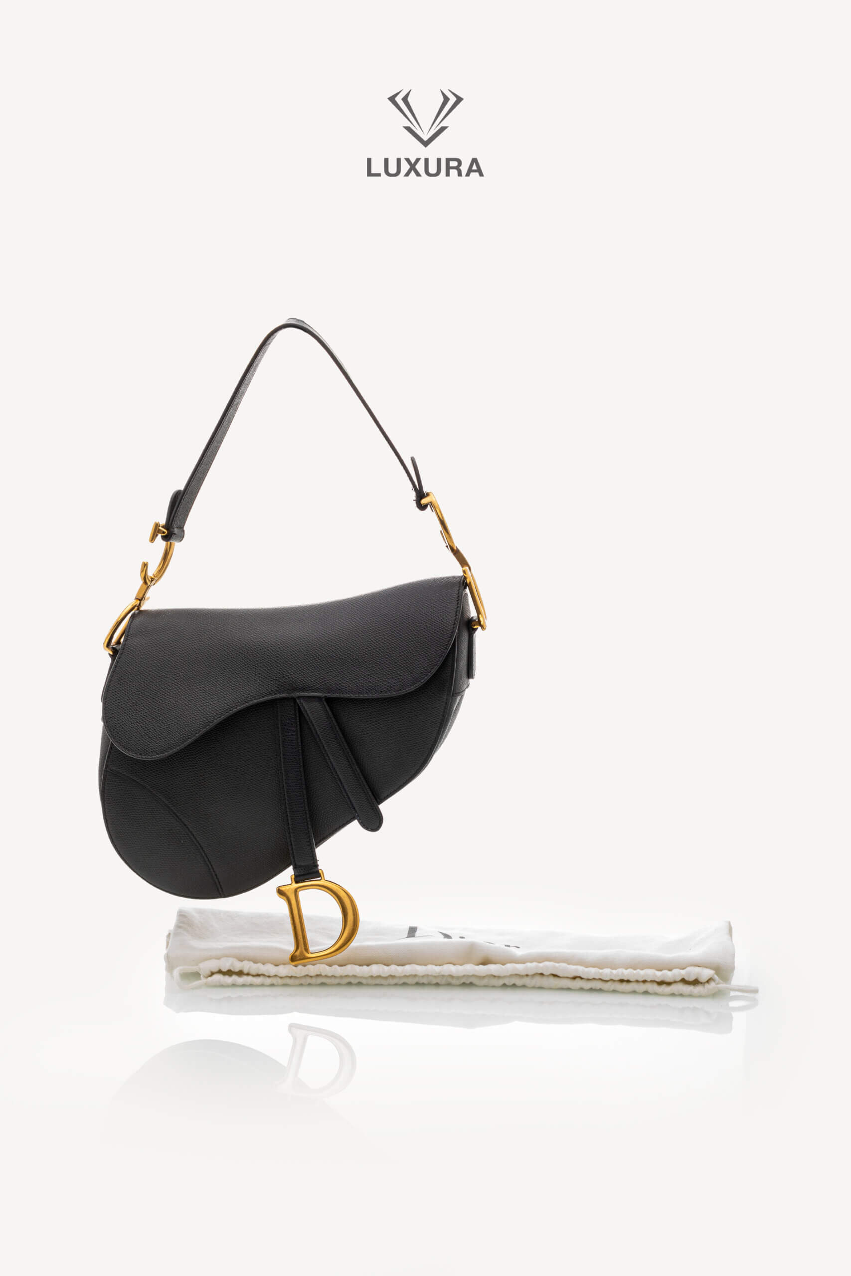 <span style="font-size: 10px;letter-spacing: .15em">BEST DEAL</span><br>            <strong>CHRISTIAN DIOR</strong><br>            <div style="margin-top:10px;font-size:16px">Grained Calfskin Saddle Bag Black</div><br> - Image 2