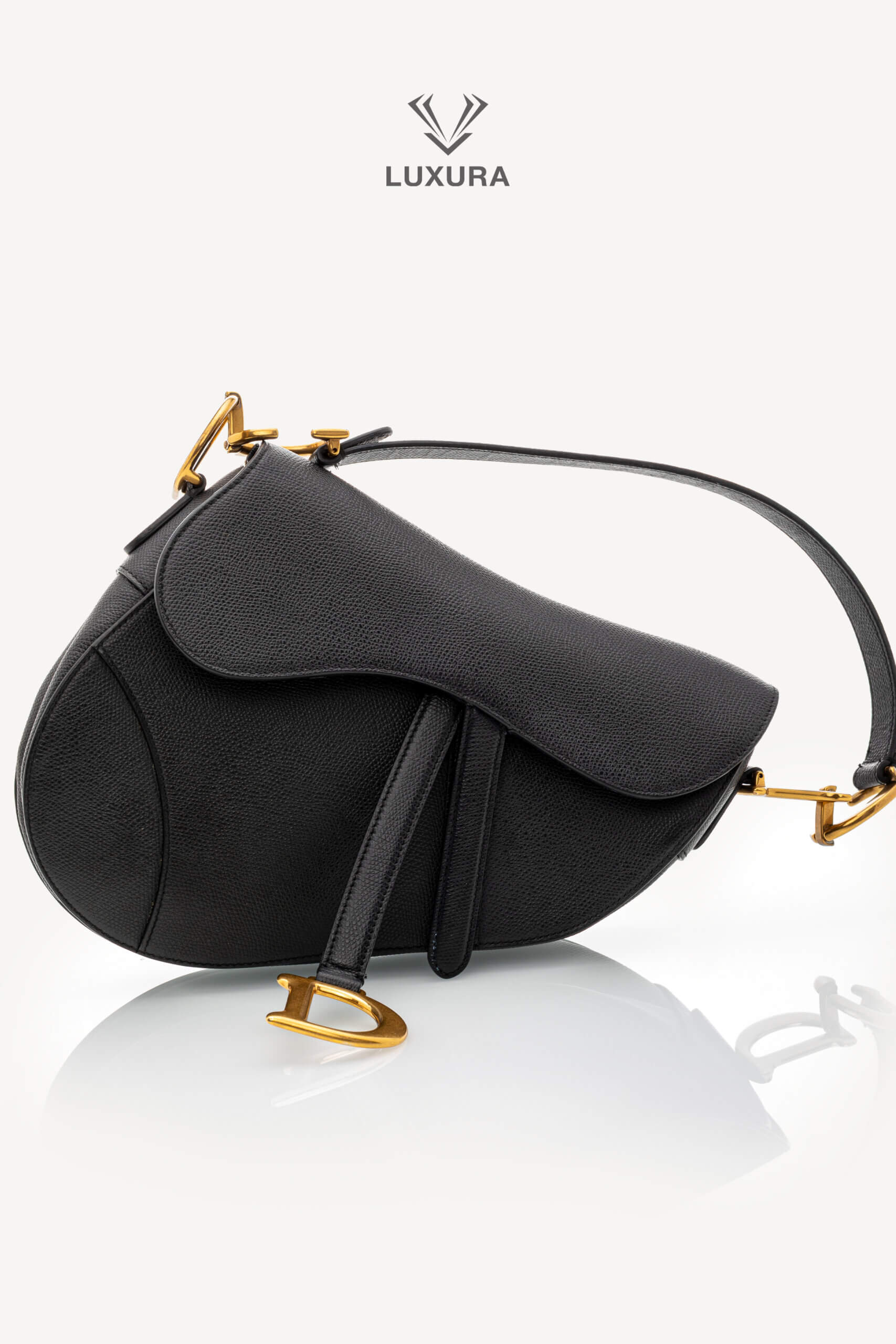 <span style="font-size: 10px;letter-spacing: .15em">BEST DEAL</span><br>            <strong>CHRISTIAN DIOR</strong><br>            <div style="margin-top:10px;font-size:16px">Grained Calfskin Saddle Bag Black</div><br> - Image 9