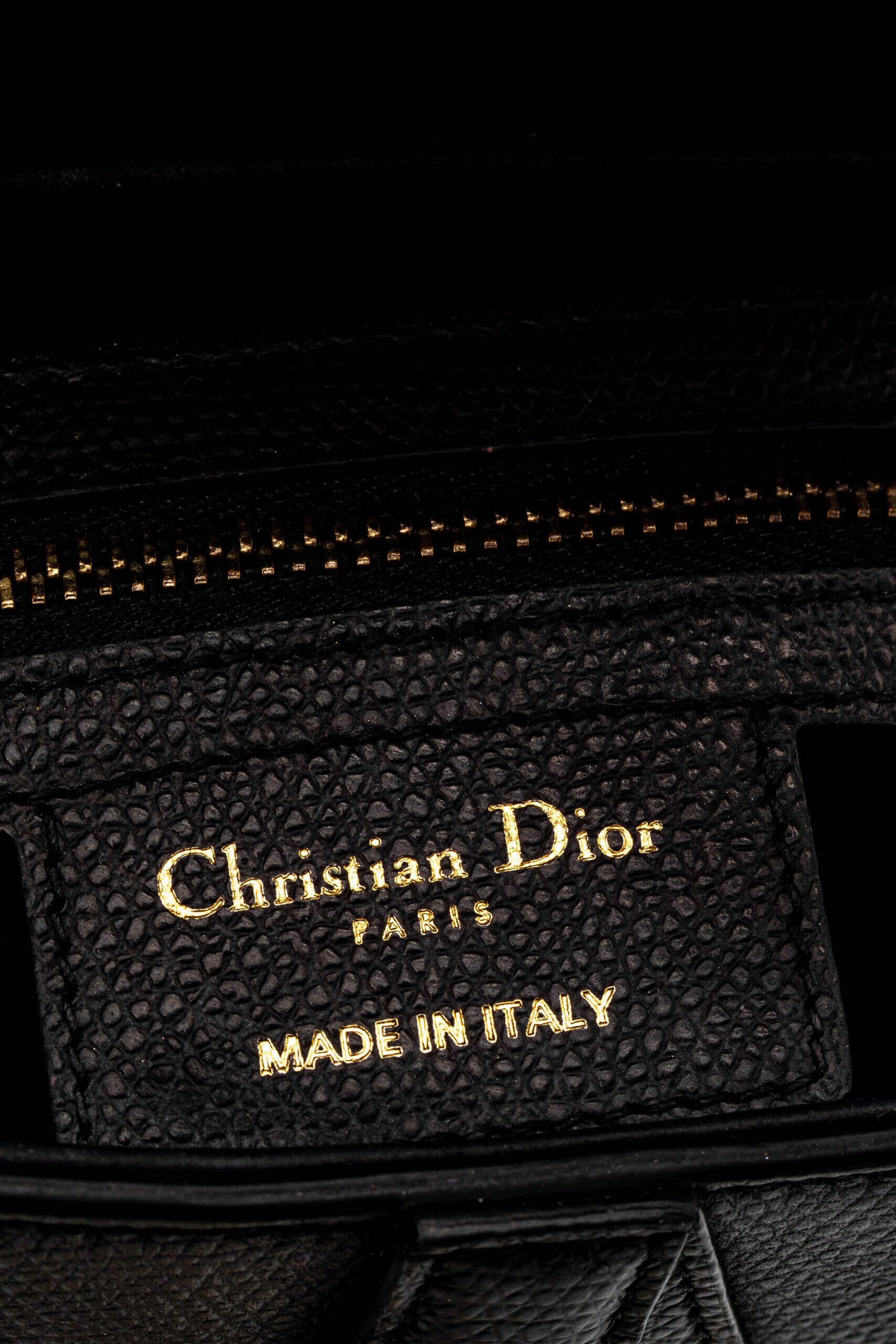 <span style="font-size: 10px;letter-spacing: .15em">BEST DEAL</span><br>            <strong>CHRISTIAN DIOR</strong><br>            <div style="margin-top:10px;font-size:16px">Grained Calfskin Saddle Bag Black</div><br> - Image 17