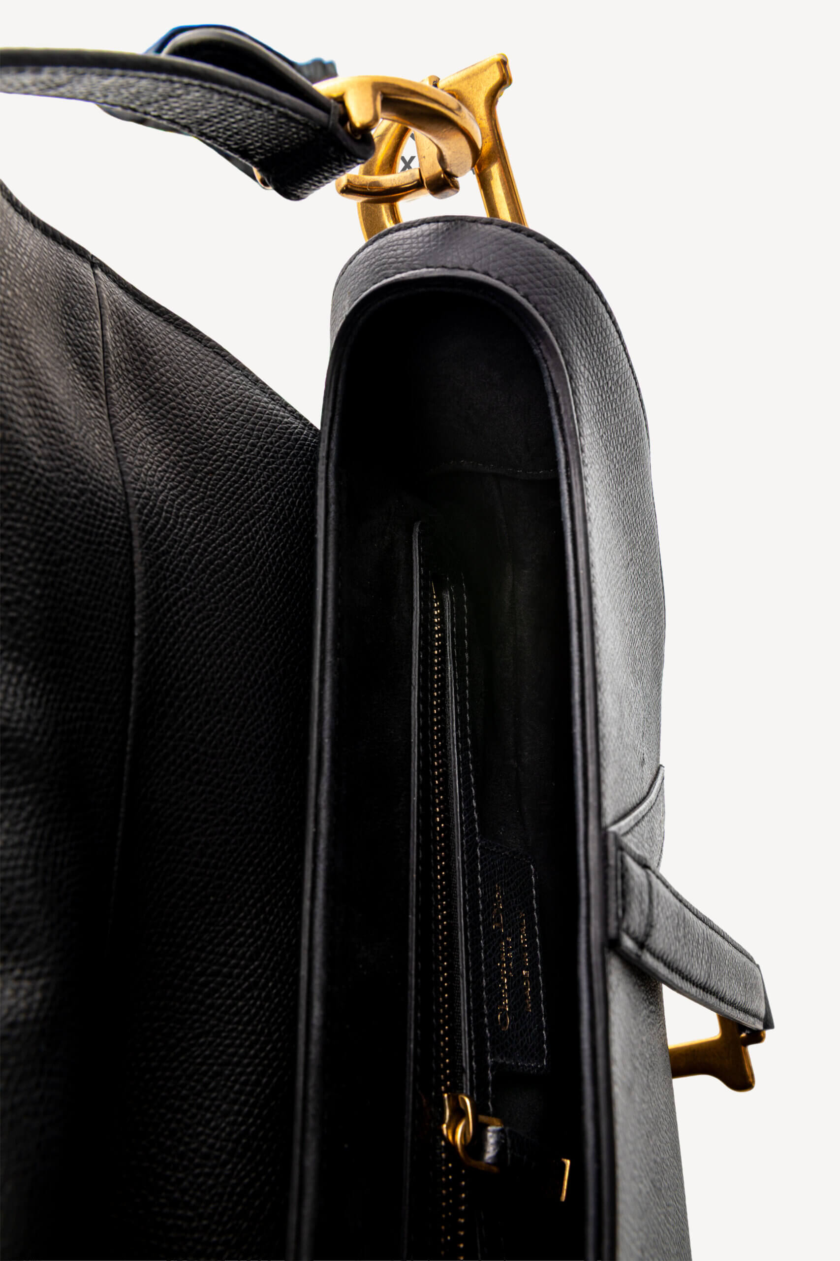 <span style="font-size: 10px;letter-spacing: .15em">BEST DEAL</span><br>            <strong>CHRISTIAN DIOR</strong><br>            <div style="margin-top:10px;font-size:16px">Grained Calfskin Saddle Bag Black</div><br> - Image 11