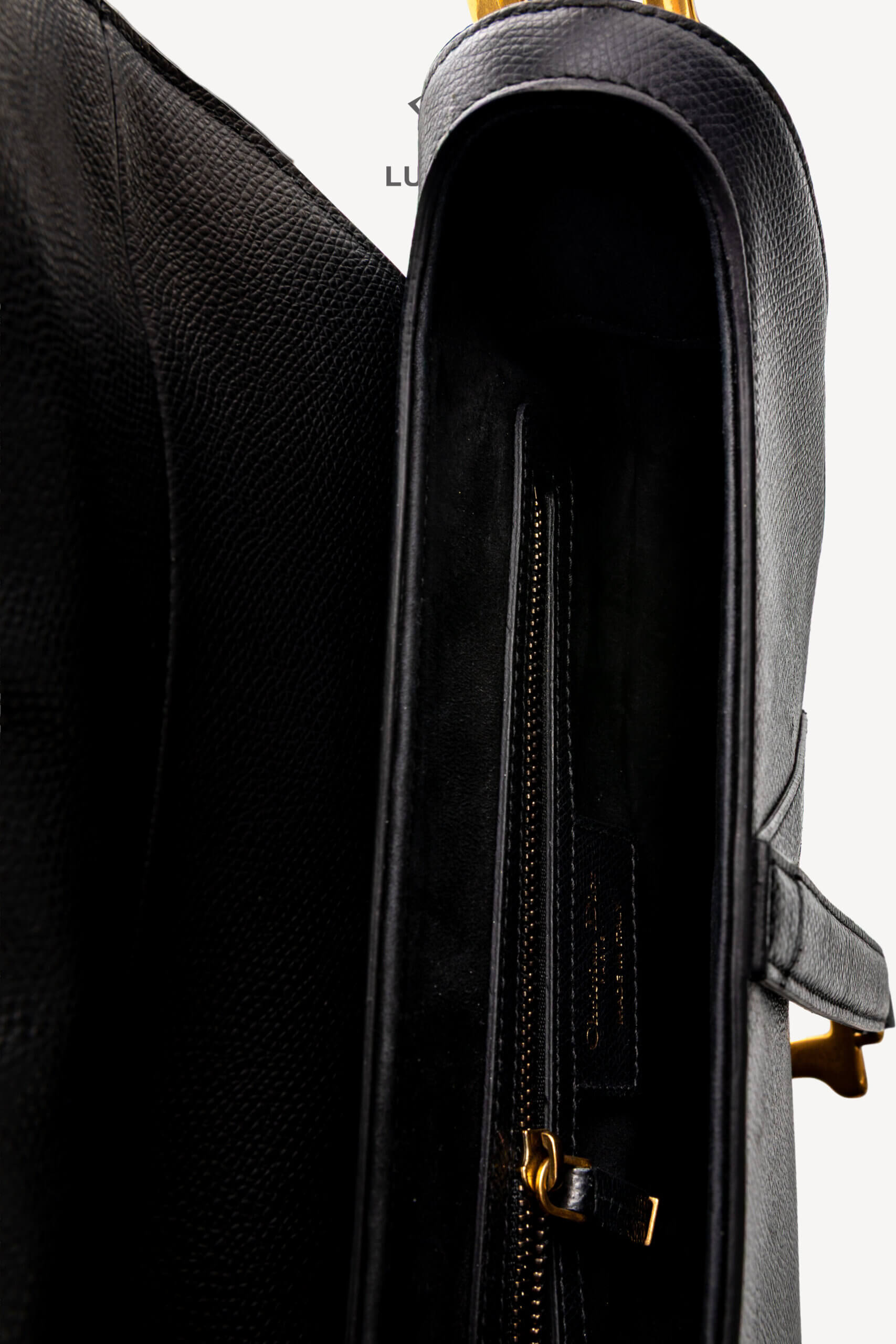 <span style="font-size: 10px;letter-spacing: .15em">BEST DEAL</span><br>            <strong>CHRISTIAN DIOR</strong><br>            <div style="margin-top:10px;font-size:16px">Grained Calfskin Saddle Bag Black</div><br> - Image 19