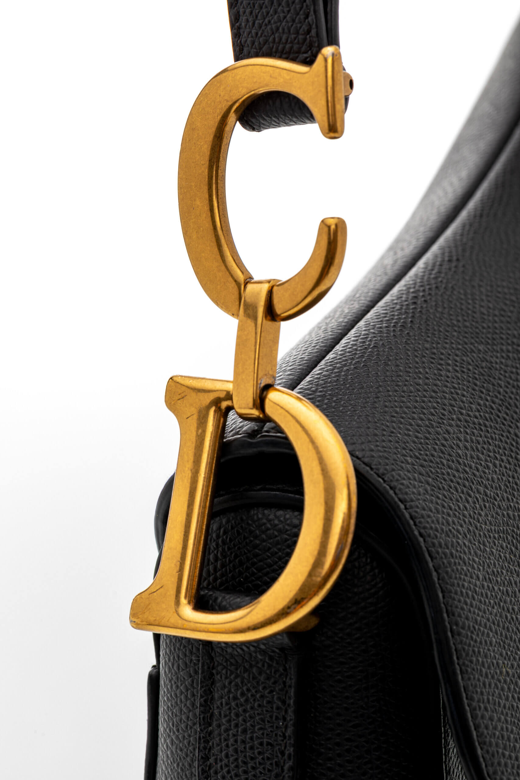 <span style="font-size: 10px;letter-spacing: .15em">BEST DEAL</span><br>            <strong>CHRISTIAN DIOR</strong><br>            <div style="margin-top:10px;font-size:16px">Grained Calfskin Saddle Bag Black</div><br> - Image 14