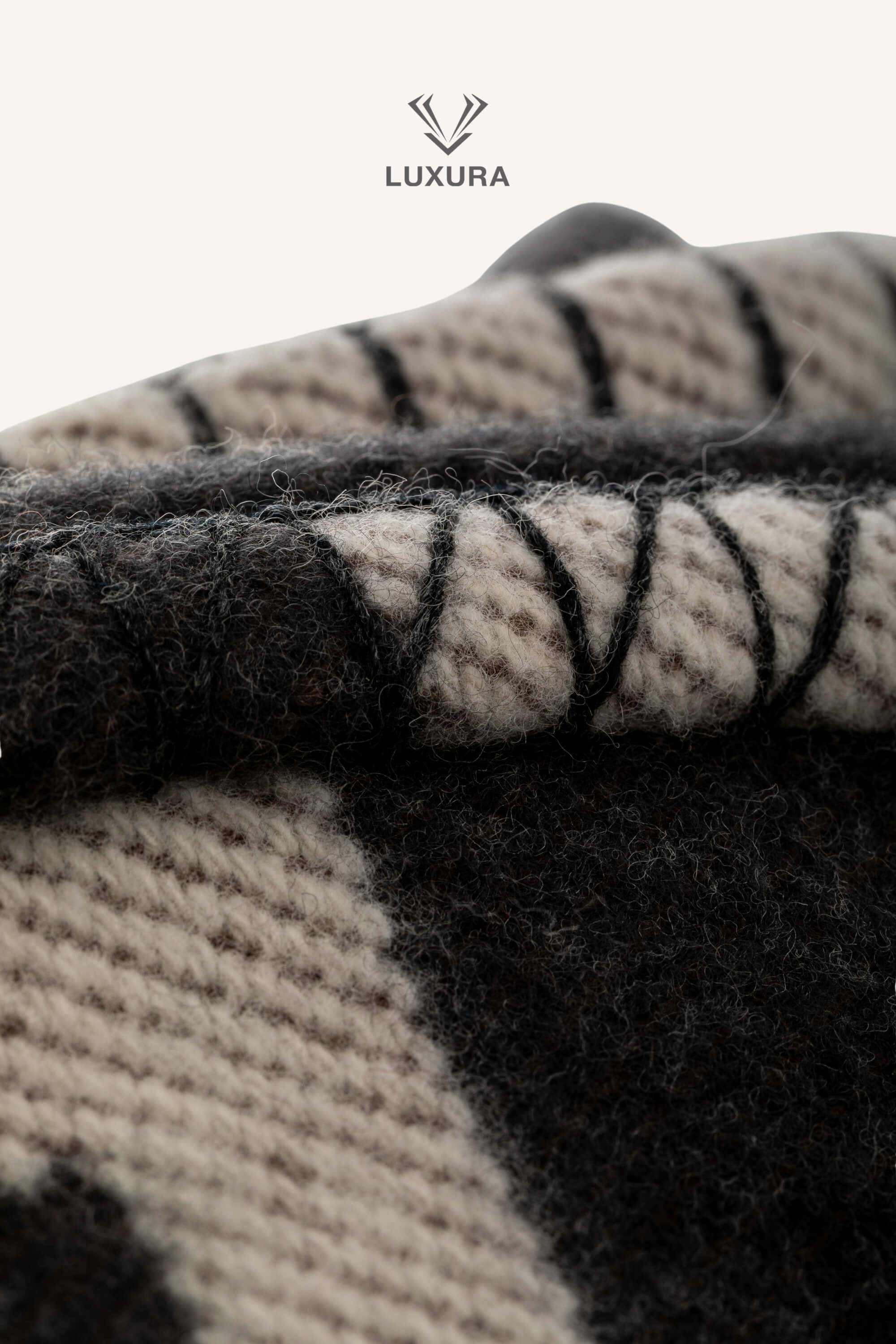 <span style="font-size: 10px;letter-spacing: .15em">HARD TO FIND</span><br>            <strong>HERMES</strong><br>            <div style="margin-top:10px;font-size:16px">Merino Wool Cashmere Avalon Blanket Ecru Dark Grey</div><br> - Image 8