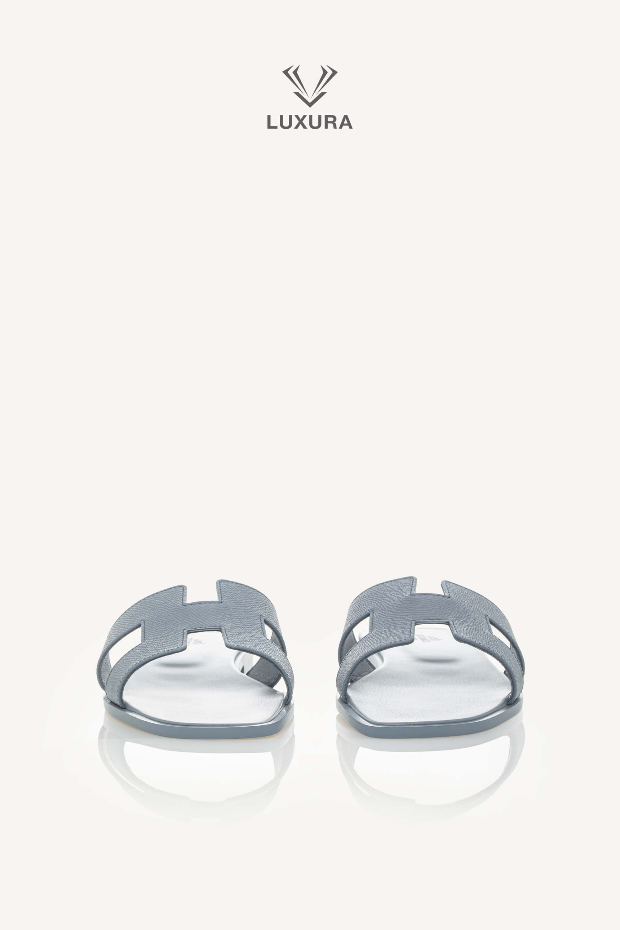 <span style="font-size: 10px;letter-spacing: .15em"></span><br>            <strong>HERMES</strong><br>            <div style="margin-top:10px;font-size:16px">Oran Sandals Bleu 42 ( true size 41 )</div><br> - Image 13