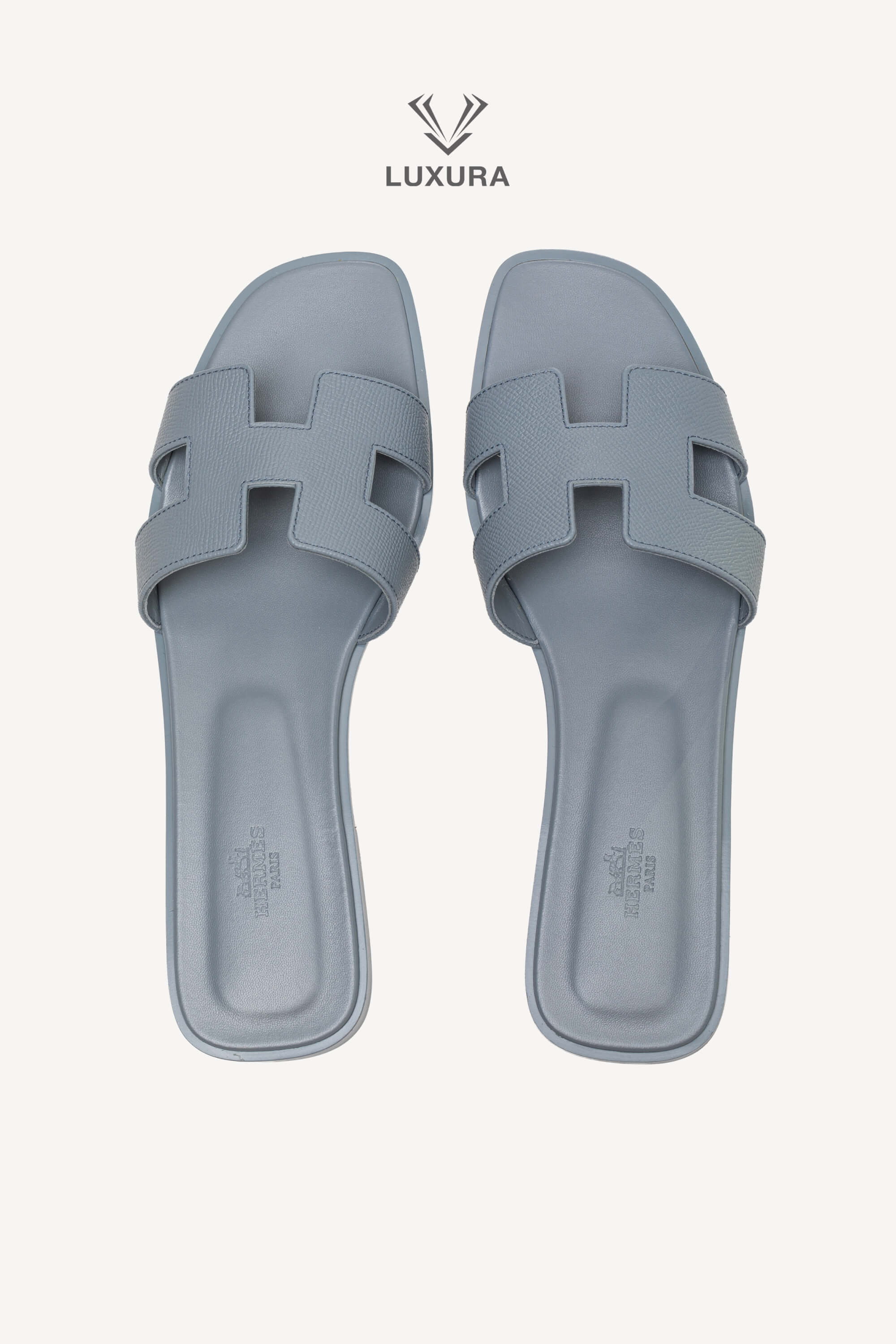 <span style="font-size: 10px;letter-spacing: .15em"></span><br>            <strong>HERMES</strong><br>            <div style="margin-top:10px;font-size:16px">Oran Sandals Bleu 42 ( true size 41 )</div><br> - Image 4