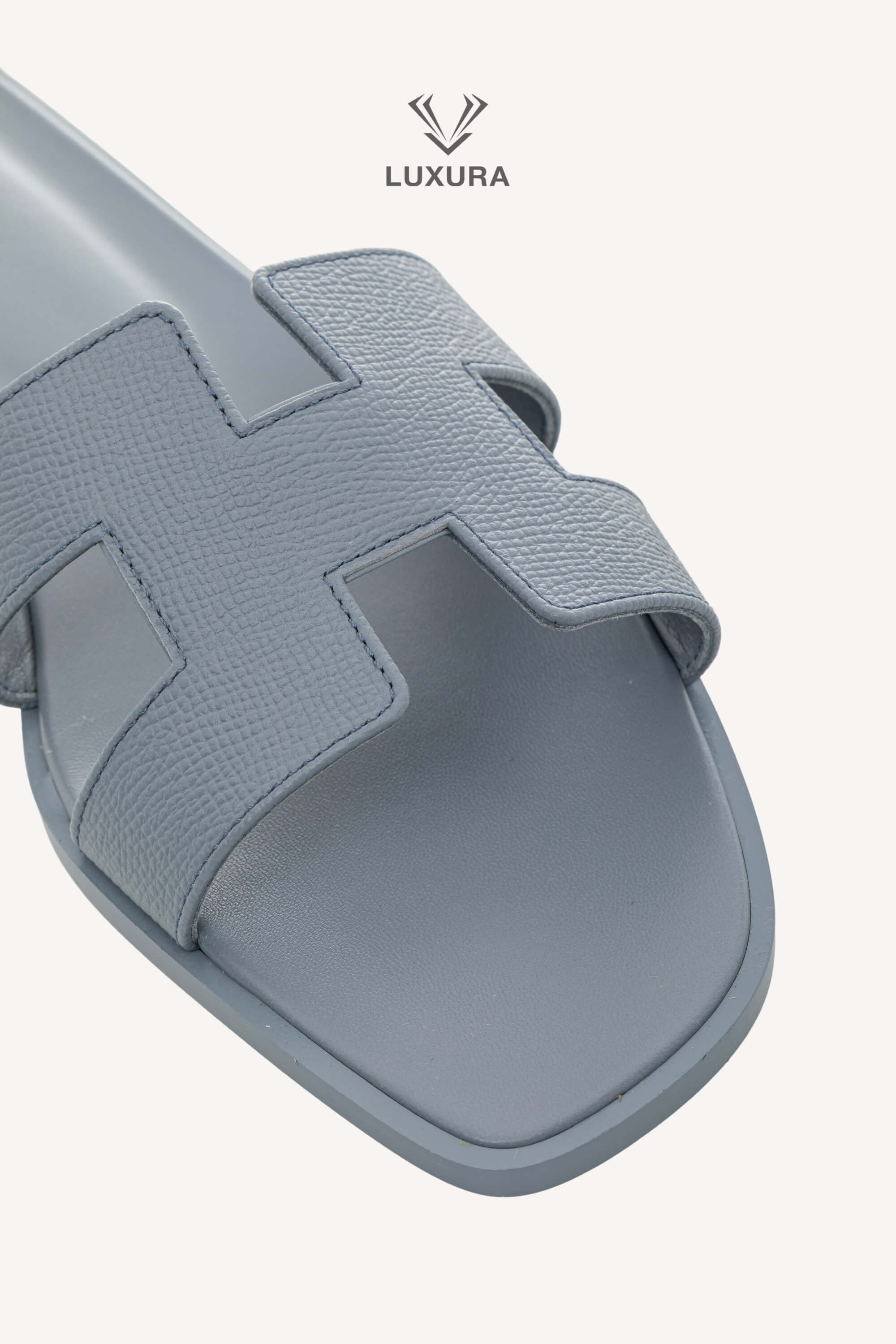 <span style="font-size: 10px;letter-spacing: .15em"></span><br>            <strong>HERMES</strong><br>            <div style="margin-top:10px;font-size:16px">Oran Sandals Bleu 42 ( true size 41 )</div><br> - Image 6