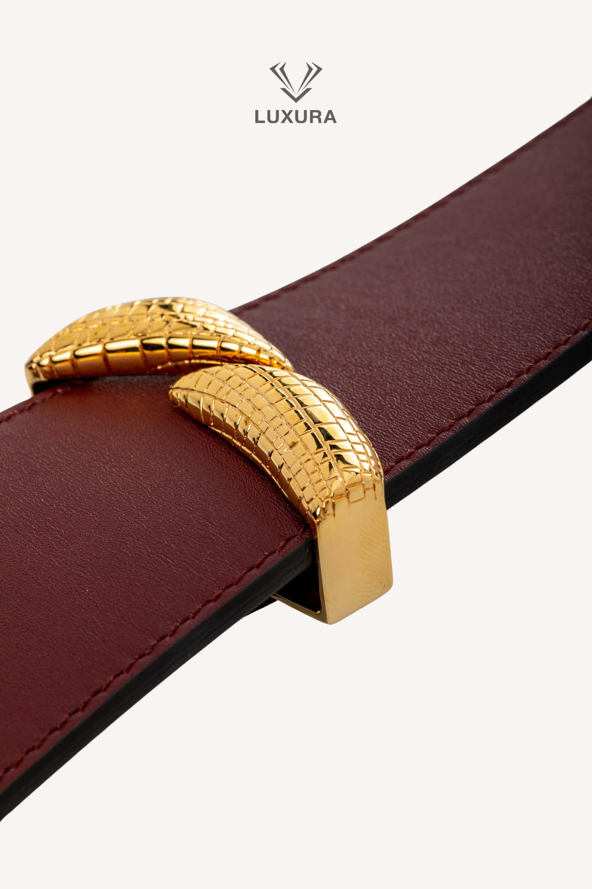 <span style="font-size: 10px;letter-spacing: .15em">HARD TO FIND</span><br> <strong>GUCCI</strong><br> <div style="margin-top:10px;font-size:16px">GG Marmont Wide Waist Buckle Belt 50 mm Leather Burgundy 75</div><br> - Image 10