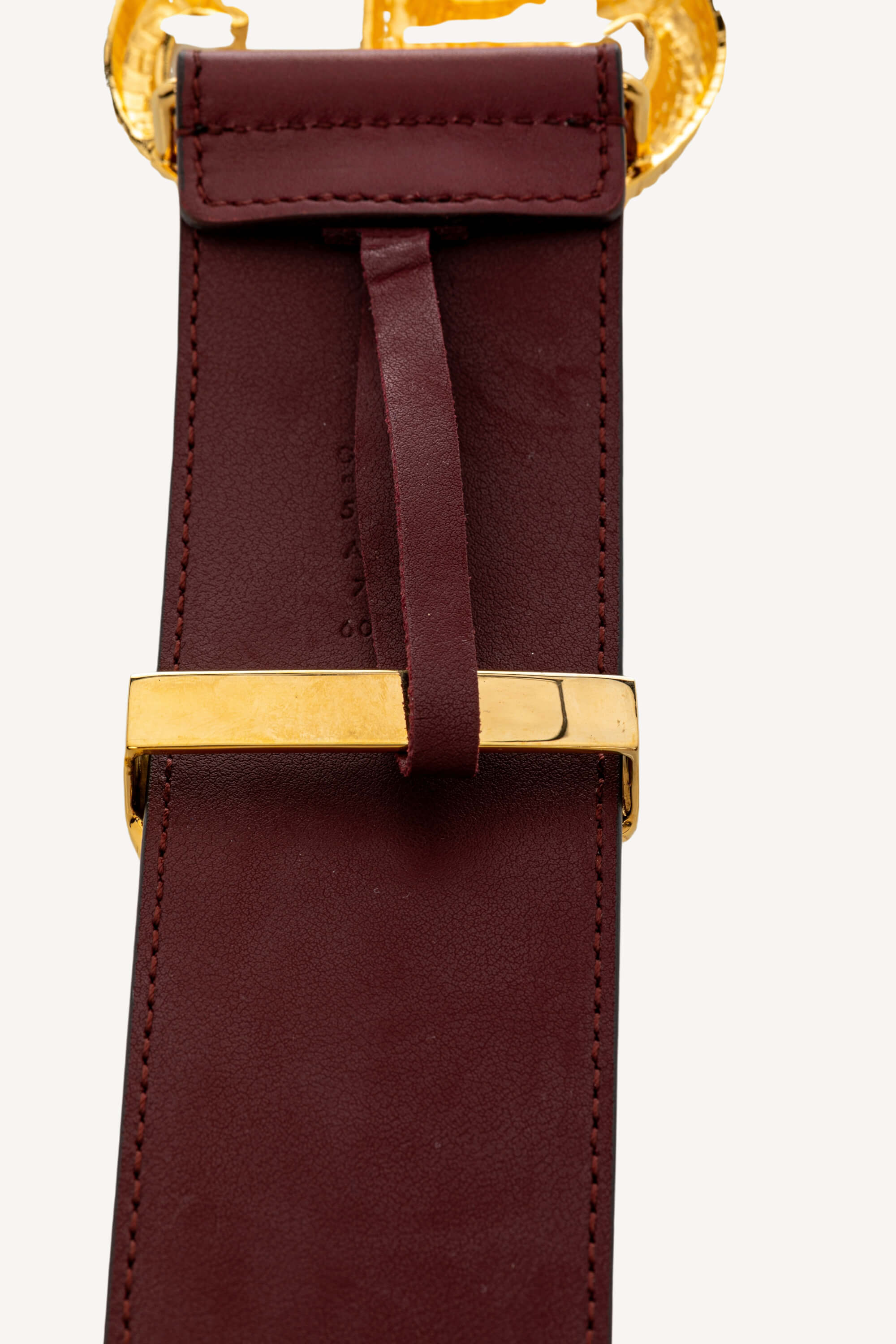 <span style="font-size: 10px;letter-spacing: .15em">HARD TO FIND</span><br> <strong>GUCCI</strong><br> <div style="margin-top:10px;font-size:16px">GG Marmont Wide Waist Buckle Belt 50 mm Leather Burgundy 75</div><br> - Image 15