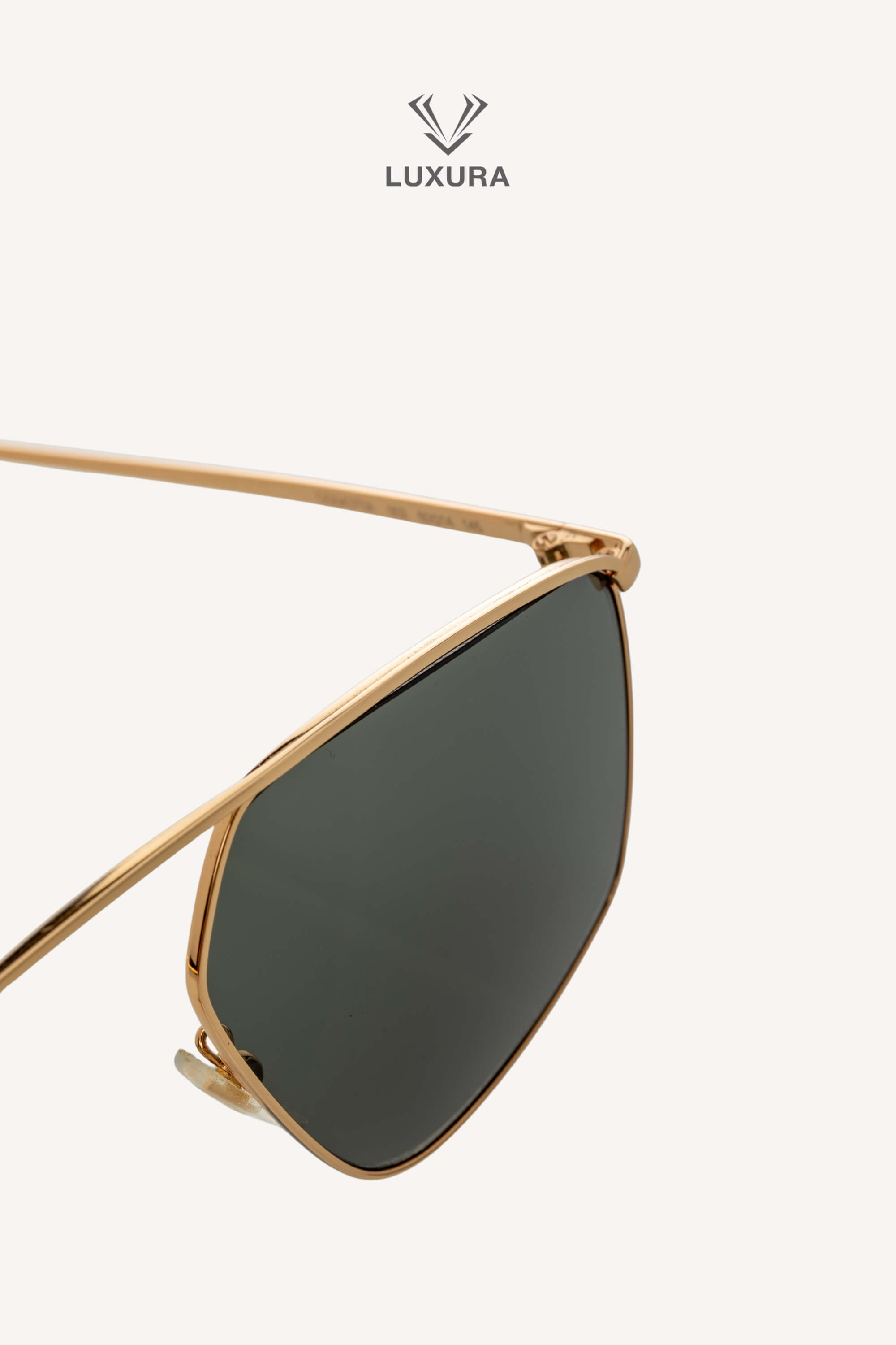 <span style="font-size: 10px;letter-spacing: .15em">BEST DEAL</span><br> <strong>GUCCI</strong><br> <div style="margin-top:10px;font-size:16px">Square Sunglasses With Optimal Fit-Gold Metal Frame GG0437SA 002</div><br> - Image 9