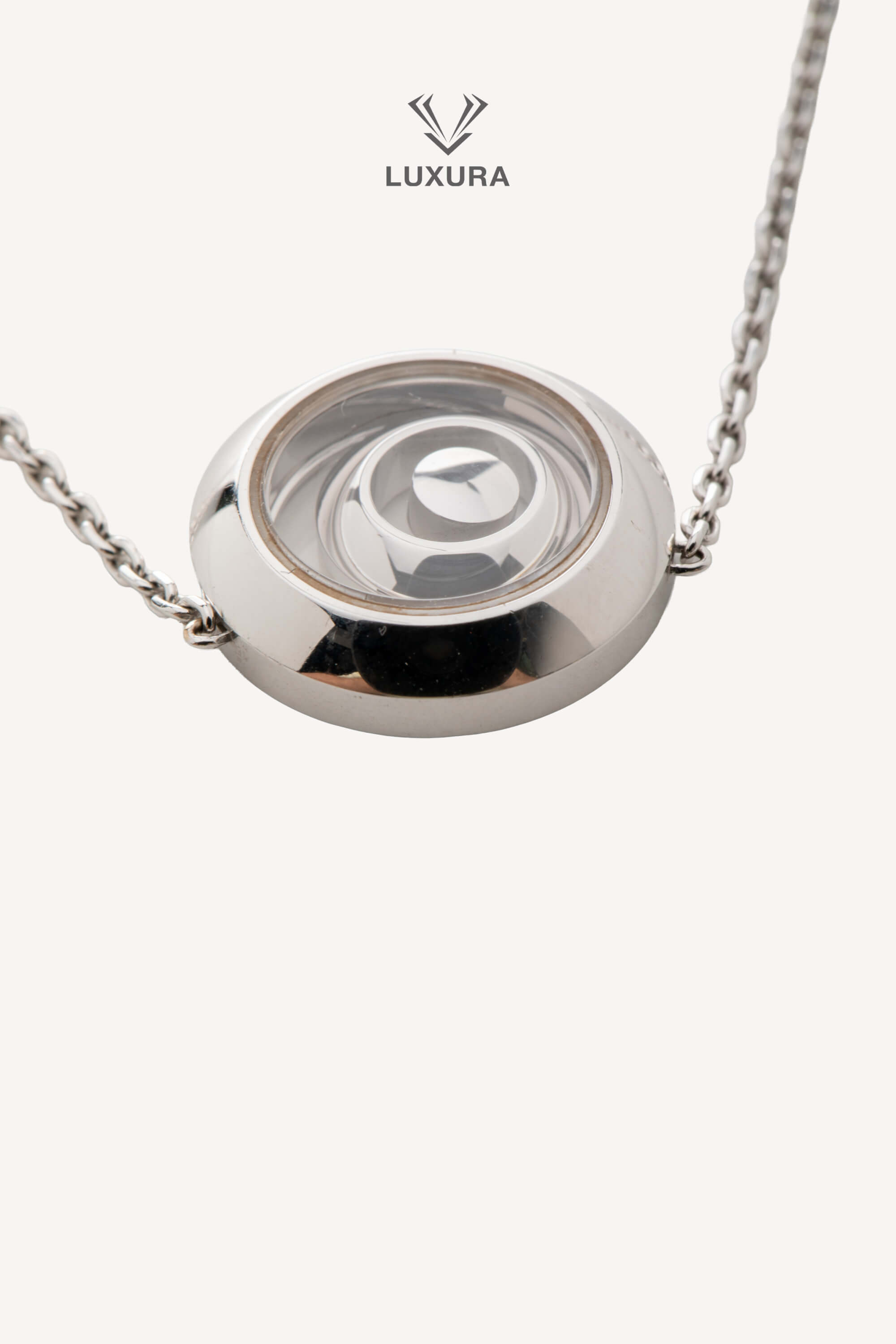 <span style="font-size: 10px; color: rgb(101, 101, 101);letter-spacing: .15em;">BEST DEAL</span><br><strong> CHOPARD </strong><br><div style="margin-top:10px; font-size:16px;">Happy Spirit Diamond Necklaces Pendants Ethical White Gold Diamonds </div><br> - Image 17