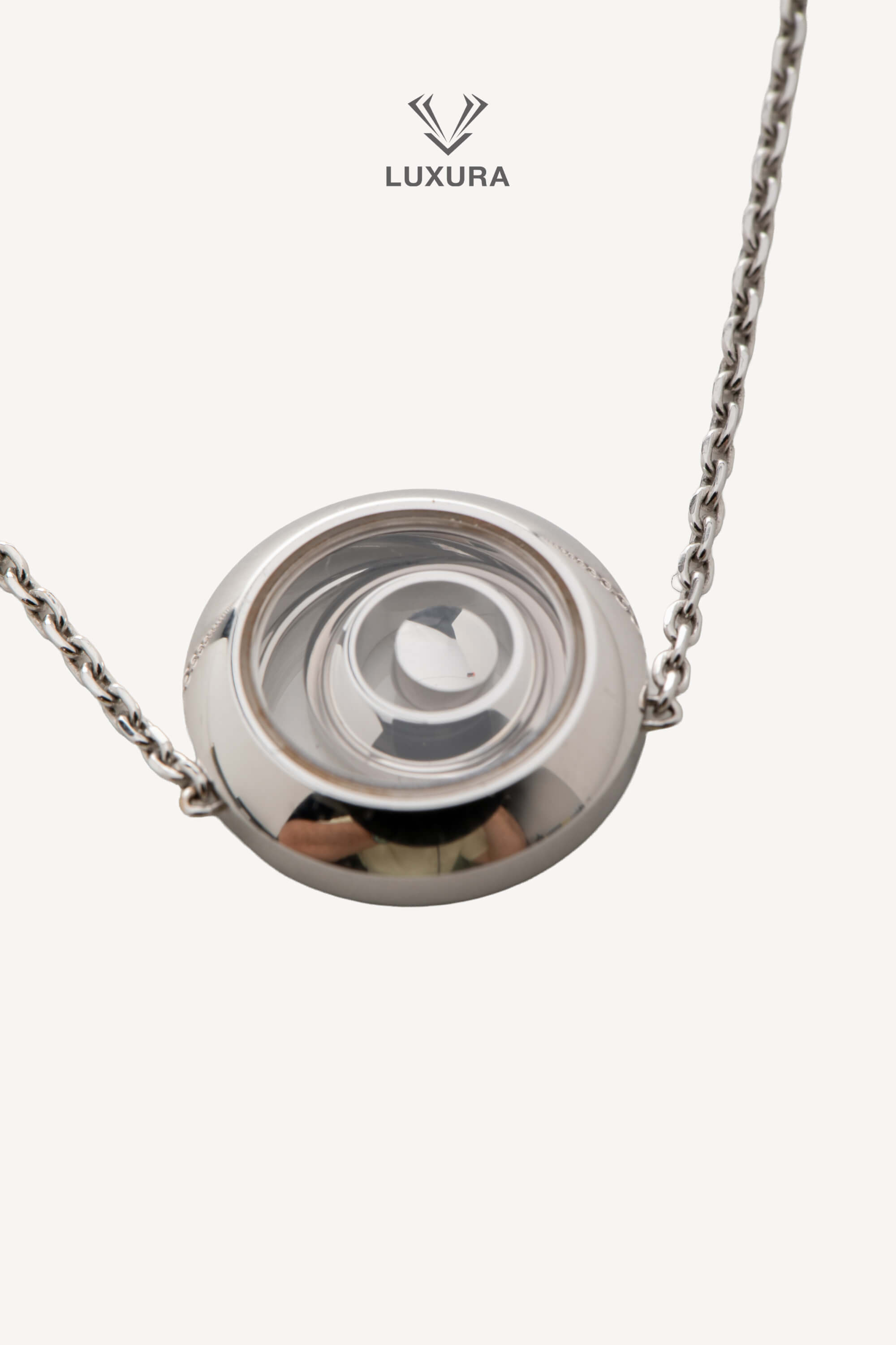 <span style="font-size: 10px; color: rgb(101, 101, 101);letter-spacing: .15em;">BEST DEAL</span><br><strong> CHOPARD </strong><br><div style="margin-top:10px; font-size:16px;">Happy Spirit Diamond Necklaces Pendants Ethical White Gold Diamonds </div><br> - Image 15
