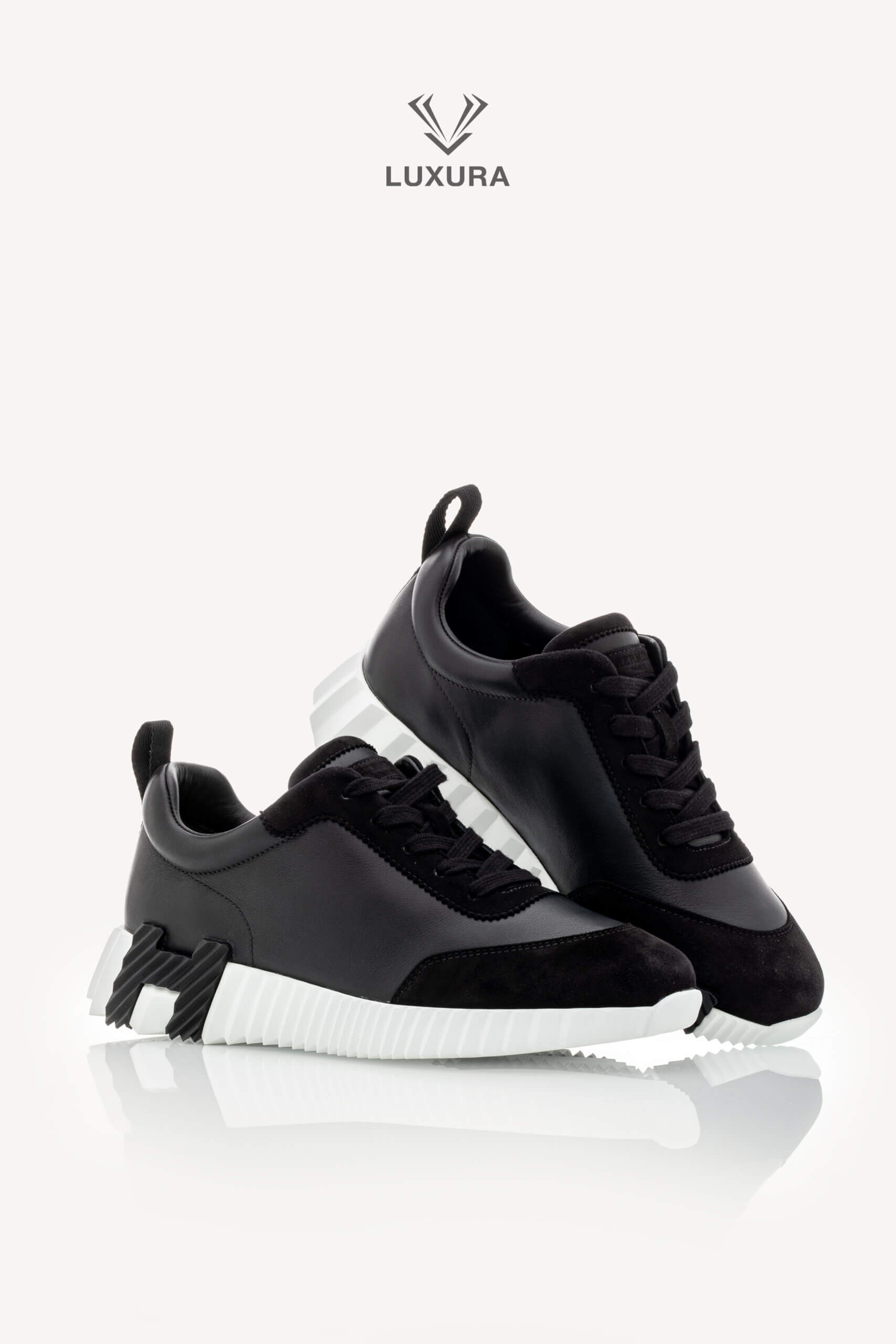 <span style="font-size: 10px;letter-spacing: .15em">HARD TO FIND</span><br> <strong>HERMES</strong><br> <div style="margin-top:10px;font-size:16px">Bouncing Sneaker Noir 37</div><br> - Image 2