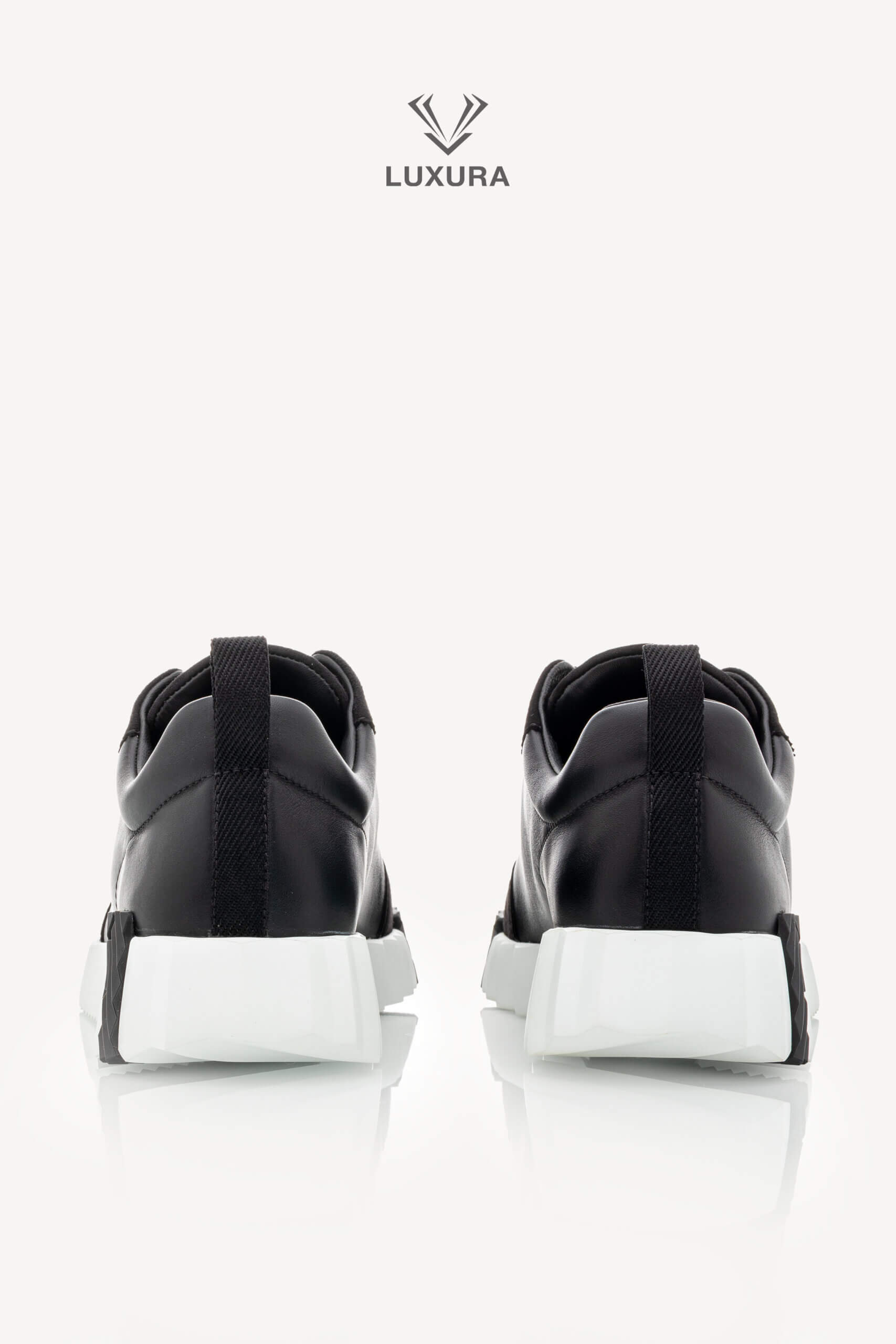 <span style="font-size: 10px;letter-spacing: .15em">HARD TO FIND</span><br> <strong>HERMES</strong><br> <div style="margin-top:10px;font-size:16px">Bouncing Sneaker Noir 37</div><br> - Image 5