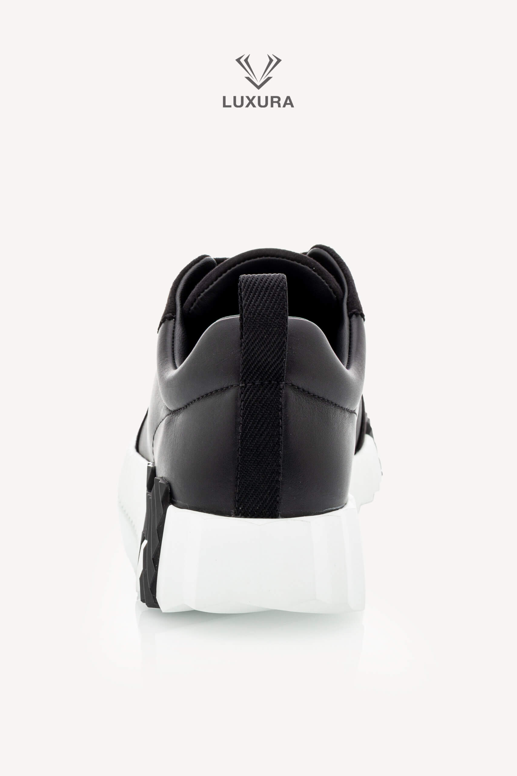 <span style="font-size: 10px;letter-spacing: .15em">HARD TO FIND</span><br> <strong>HERMES</strong><br> <div style="margin-top:10px;font-size:16px">Bouncing Sneaker Noir 37</div><br> - Image 8