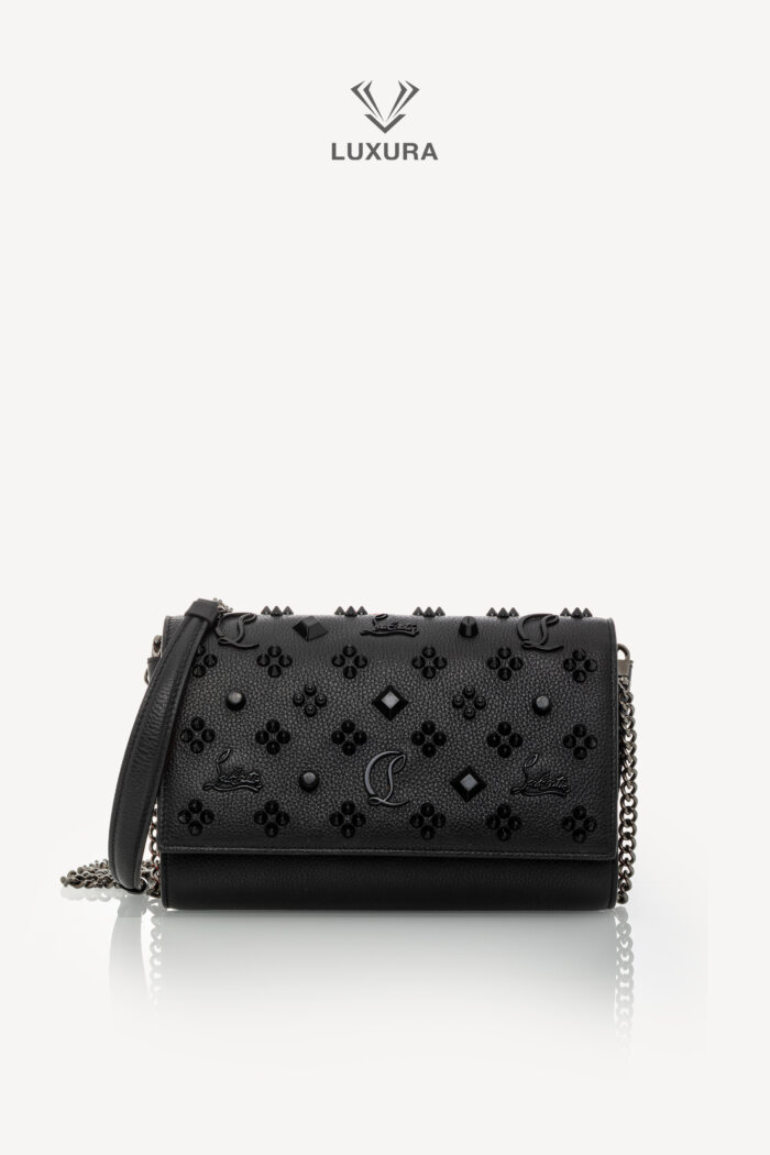 <span style="font-size: 10px;letter-spacing: .15em">BEST DEAL</span><br>            <strong>CHRISTIAN LOUBOUTIN</strong><br>            <div style="margin-top:10px;font-size:16px">Paloma Clutch Grained Calf Leather and Spikes Loubinthesky Black</div><br>