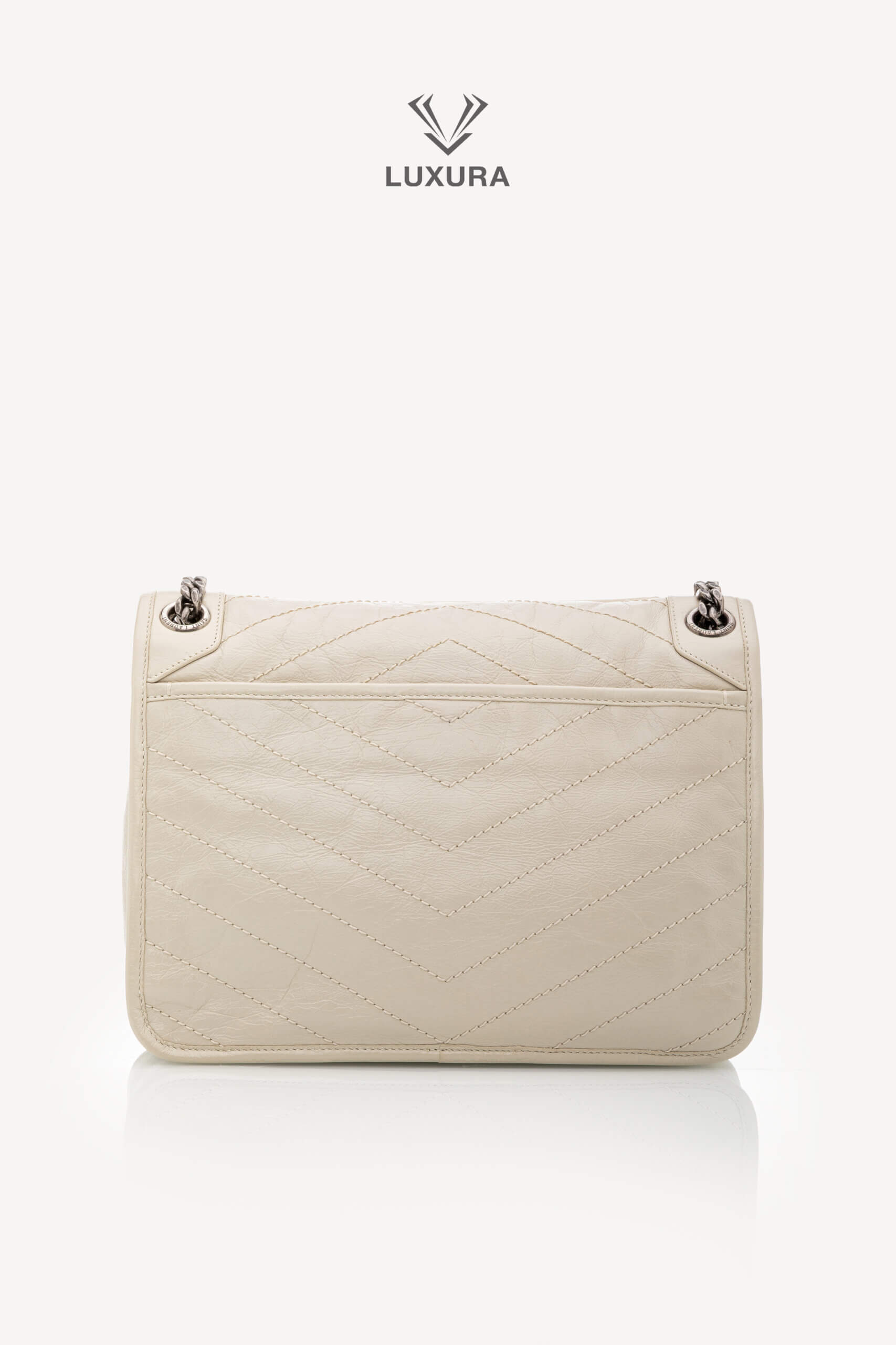 <span style="font-size: 10px;letter-spacing: .15em">BEST DEAL</span><br>            <strong>SAINT LAURENT</strong><br>            <div style="margin-top:10px;font-size:16px">Niki Medium in White Vintage Leather</div><br> - Image 8