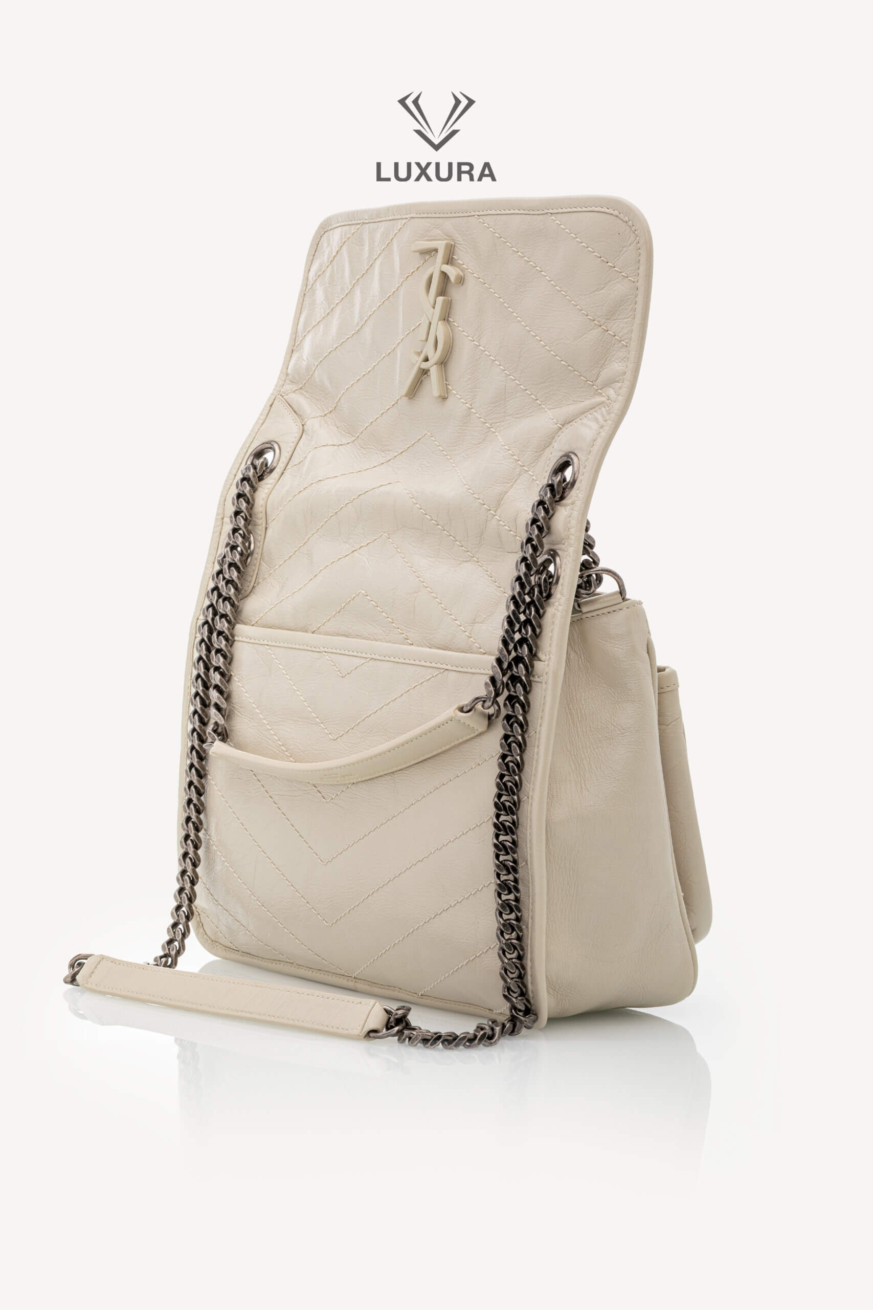 <span style="font-size: 10px;letter-spacing: .15em">BEST DEAL</span><br>            <strong>SAINT LAURENT</strong><br>            <div style="margin-top:10px;font-size:16px">Niki Medium in White Vintage Leather</div><br> - Image 6