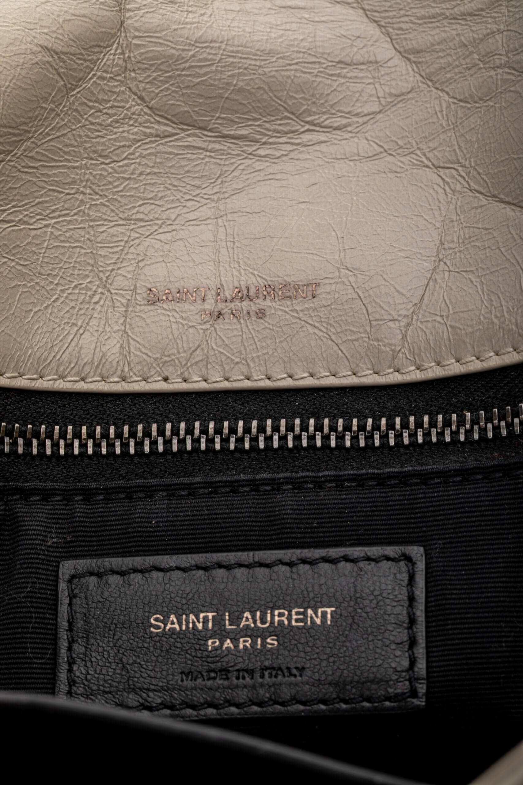 <span style="font-size: 10px;letter-spacing: .15em">BEST DEAL</span><br>            <strong>SAINT LAURENT</strong><br>            <div style="margin-top:10px;font-size:16px">Niki Medium in White Vintage Leather</div><br> - Image 18