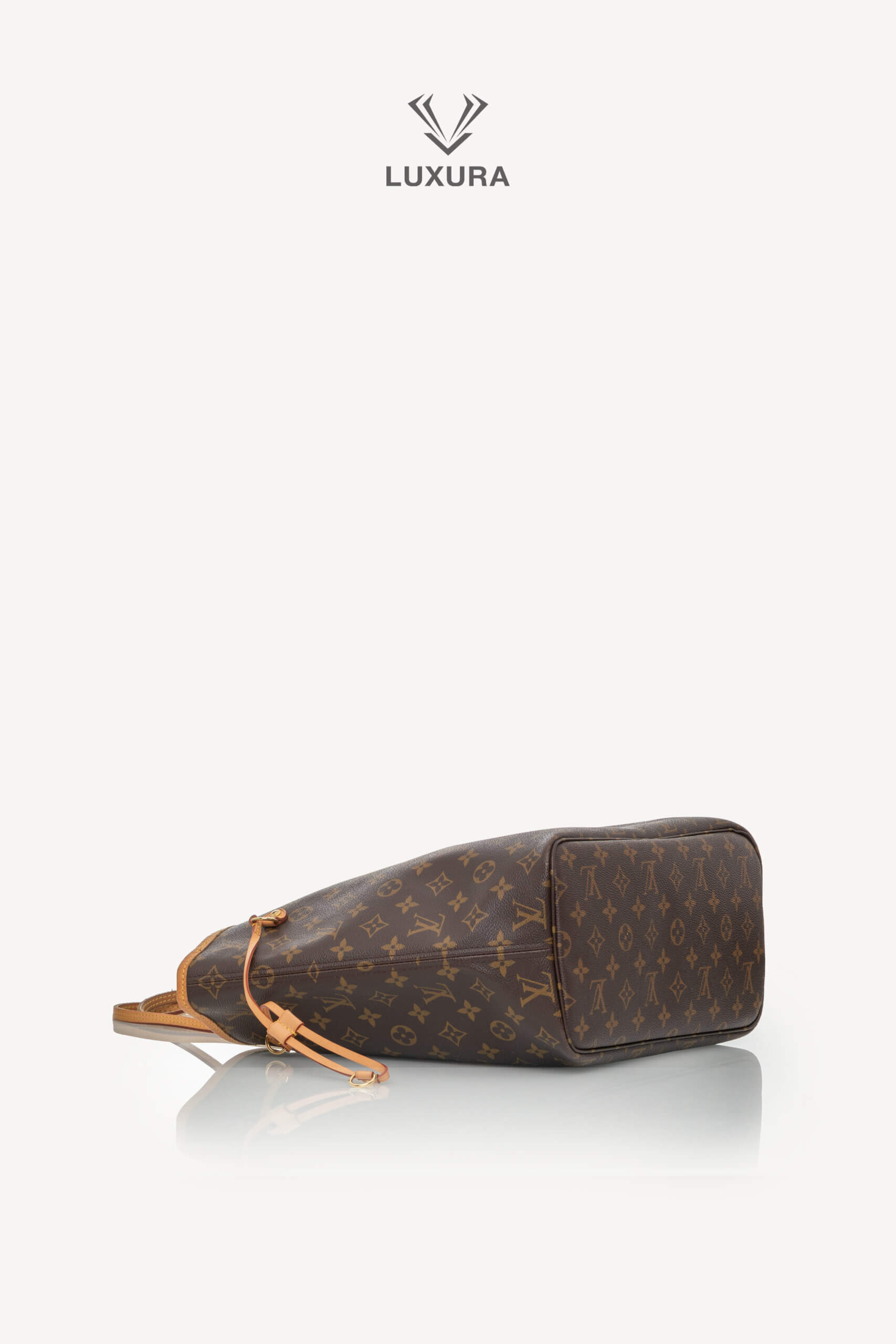 <span style="font-size: 10px;letter-spacing: .15em">BEST DEAL</span><br>            <strong>LOUIS VUITTON</strong><br>            <div style="margin-top:10px;font-size:16px">Neverfull MM Cherry Red Monogram Canvas</div><br> - Image 19