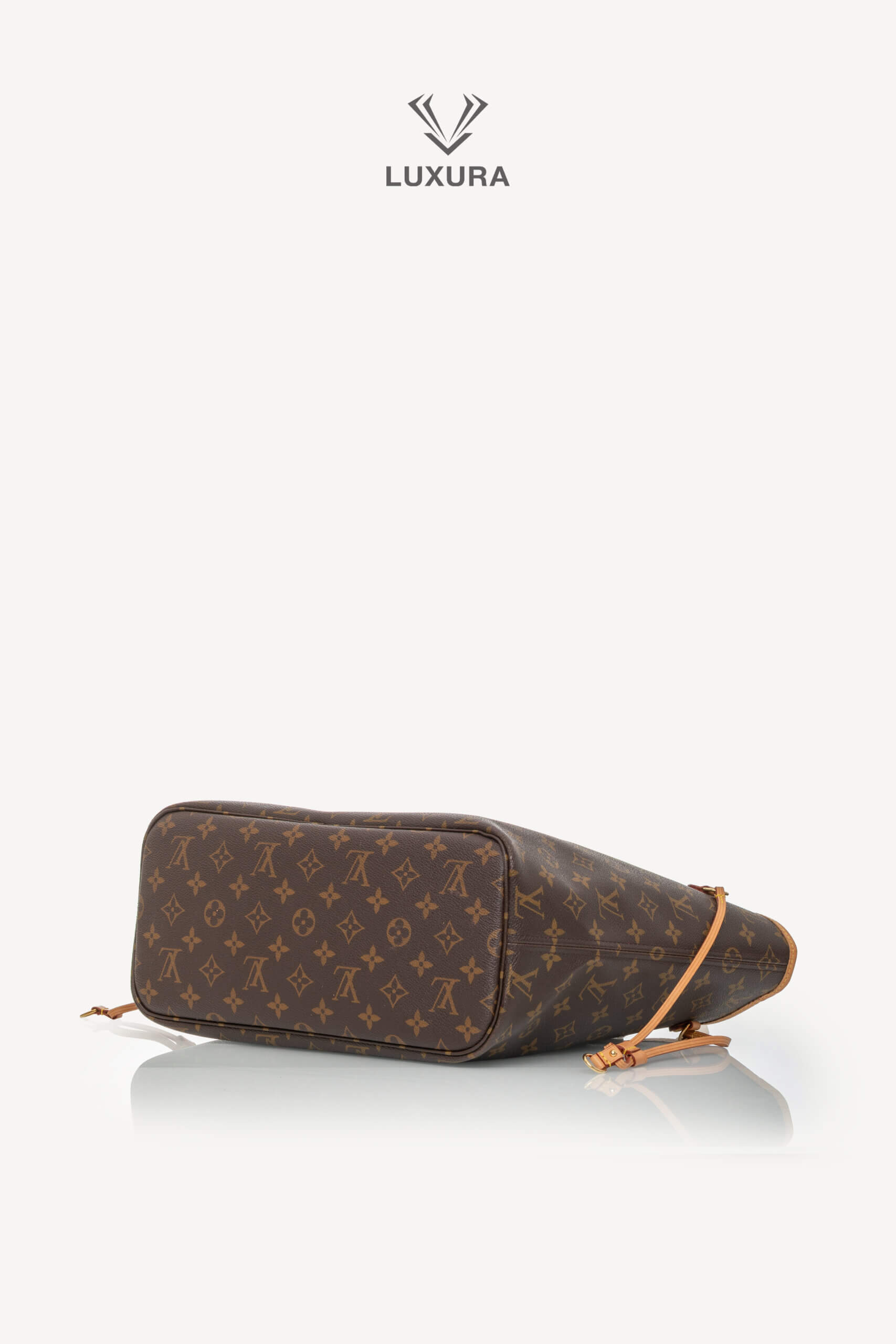<span style="font-size: 10px;letter-spacing: .15em">BEST DEAL</span><br>            <strong>LOUIS VUITTON</strong><br>            <div style="margin-top:10px;font-size:16px">Neverfull MM Cherry Red Monogram Canvas</div><br> - Image 17