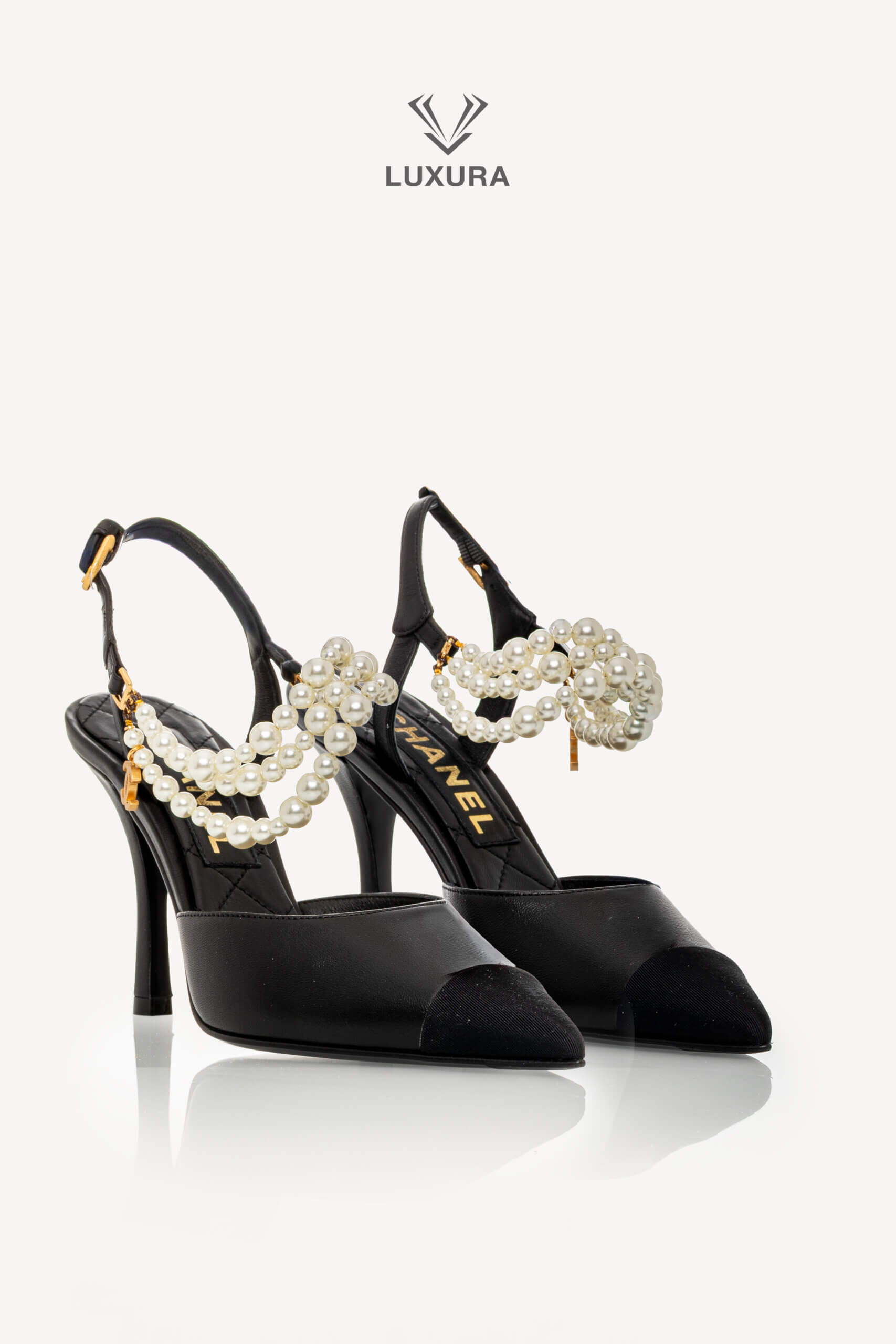 <span style="font-size: 10px;letter-spacing: .15em">HARD TO FIND</span><br>            <strong>CHANEL</strong><br>            <div style="margin-top:10px;font-size:16px">Cap Toe Pearl Pumps Leather and Fabric Black 37</div><br> - Image 5
