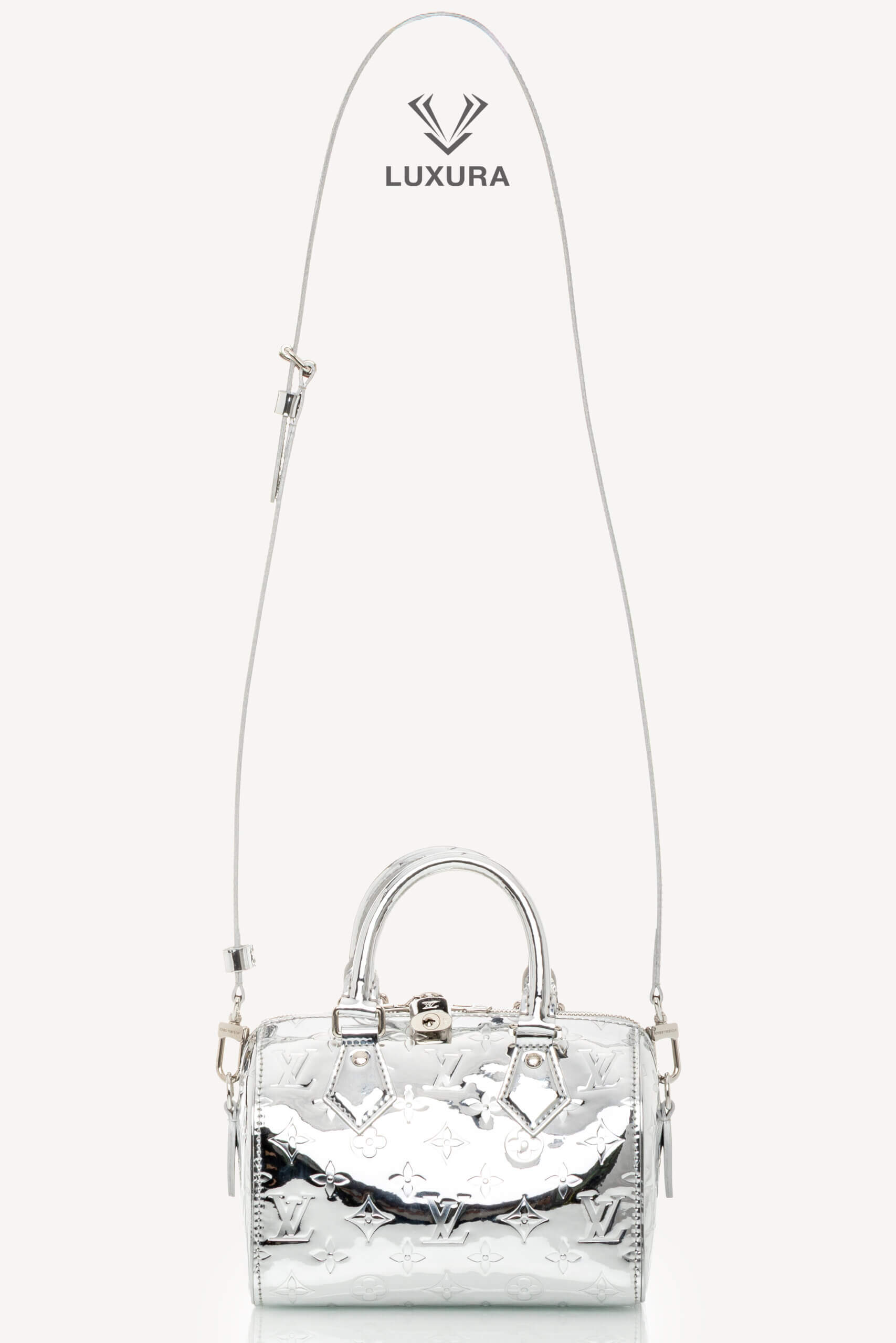 <span style="font-size: 10px;letter-spacing: .15em">NEW COLLECTION</span><br> <strong>LOUIS VUITTON</strong><br> <div style="margin-top:10px;font-size:16px">Monogram Miroir Speedy Bandouliere 20 Silver M11987</div><br> - Image 6