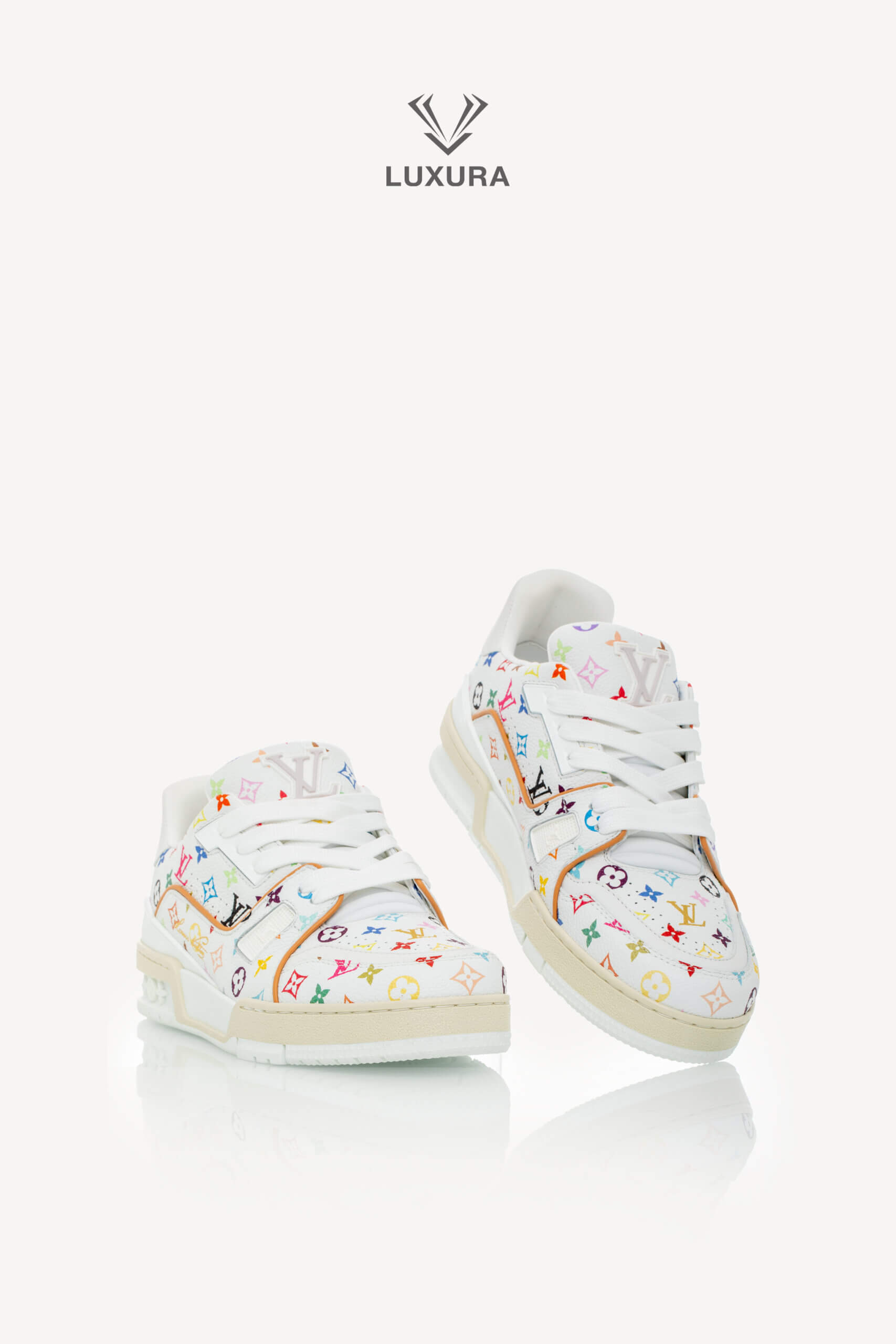 <span style="font-size: 10px;letter-spacing: .15em">HARD TO FIND</span><br>            <strong>LOUIS VUITTON</strong><br>            <div style="margin-top:10px;font-size:16px">X TM Calfskin Monogram Multicolor Trainer 38.5 1AJQC3</div><br> - Image 4