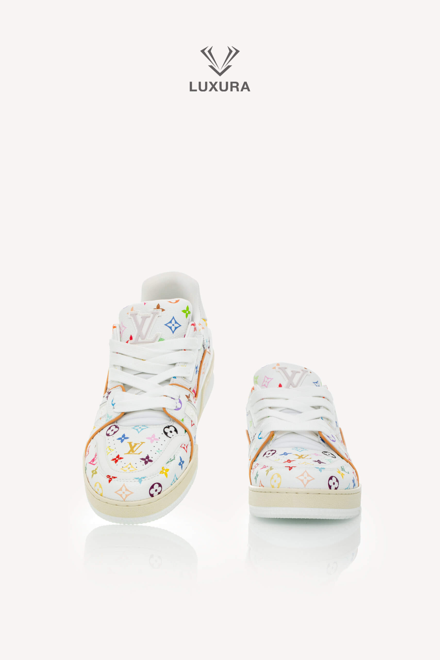 <span style="font-size: 10px;letter-spacing: .15em">HARD TO FIND</span><br>            <strong>LOUIS VUITTON</strong><br>            <div style="margin-top:10px;font-size:16px">X TM Calfskin Monogram Multicolor Trainer 38.5 1AJQC3</div><br> - Image 5