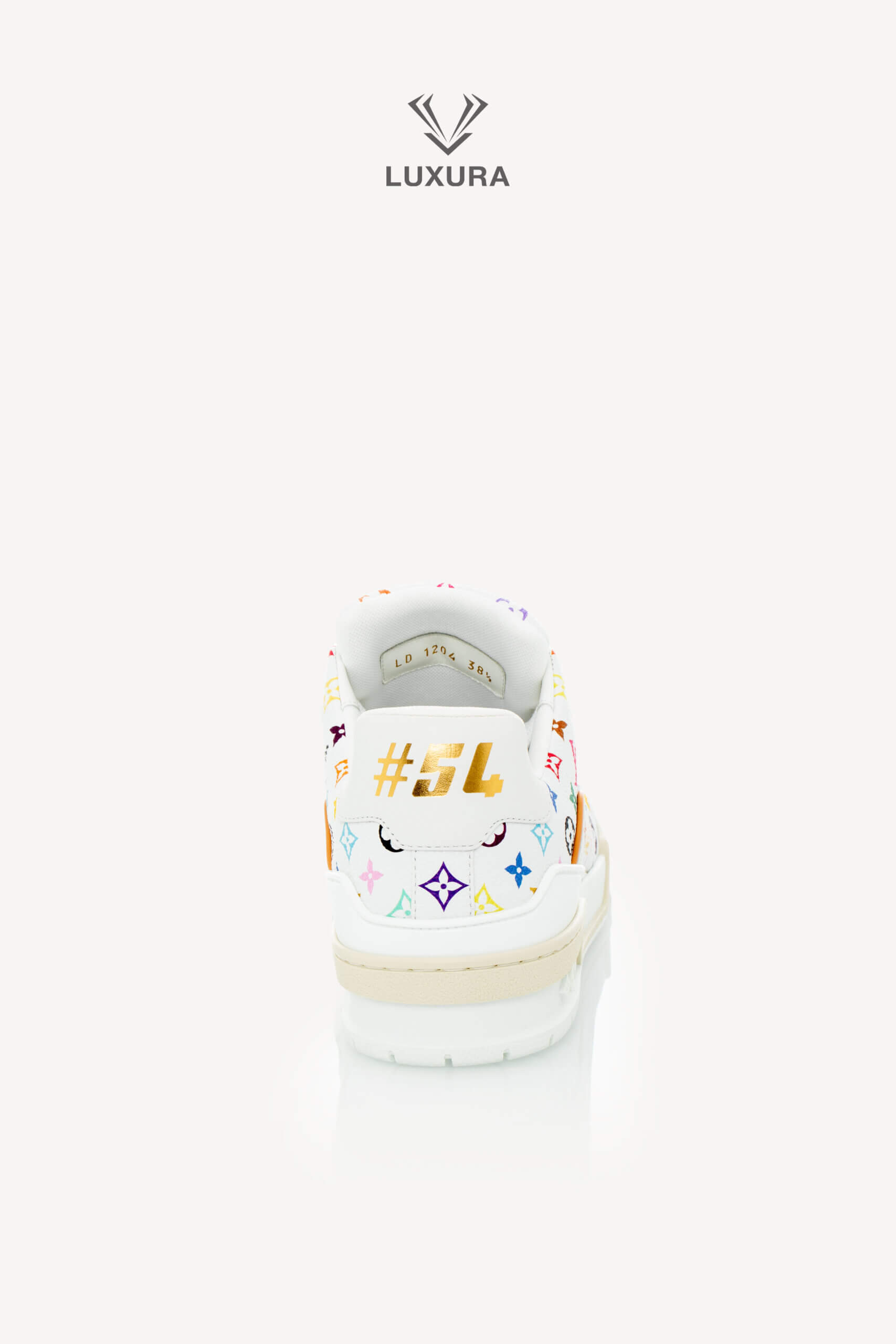 <span style="font-size: 10px;letter-spacing: .15em">HARD TO FIND</span><br>            <strong>LOUIS VUITTON</strong><br>            <div style="margin-top:10px;font-size:16px">X TM Calfskin Monogram Multicolor Trainer 38.5 1AJQC3</div><br> - Image 11