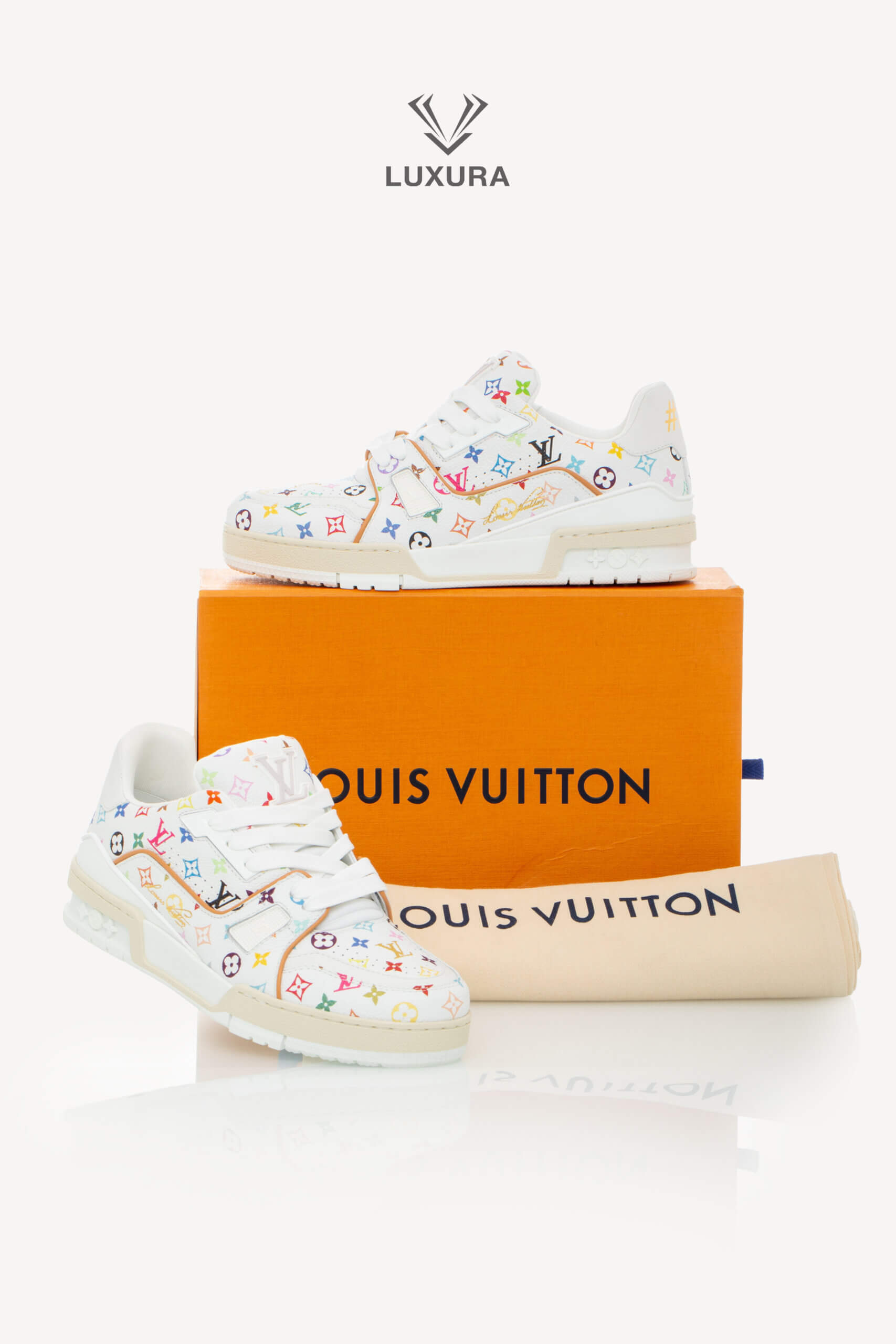 <span style="font-size: 10px;letter-spacing: .15em">HARD TO FIND</span><br>            <strong>LOUIS VUITTON</strong><br>            <div style="margin-top:10px;font-size:16px">X TM Calfskin Monogram Multicolor Trainer 38.5 1AJQC3</div><br> - Image 2