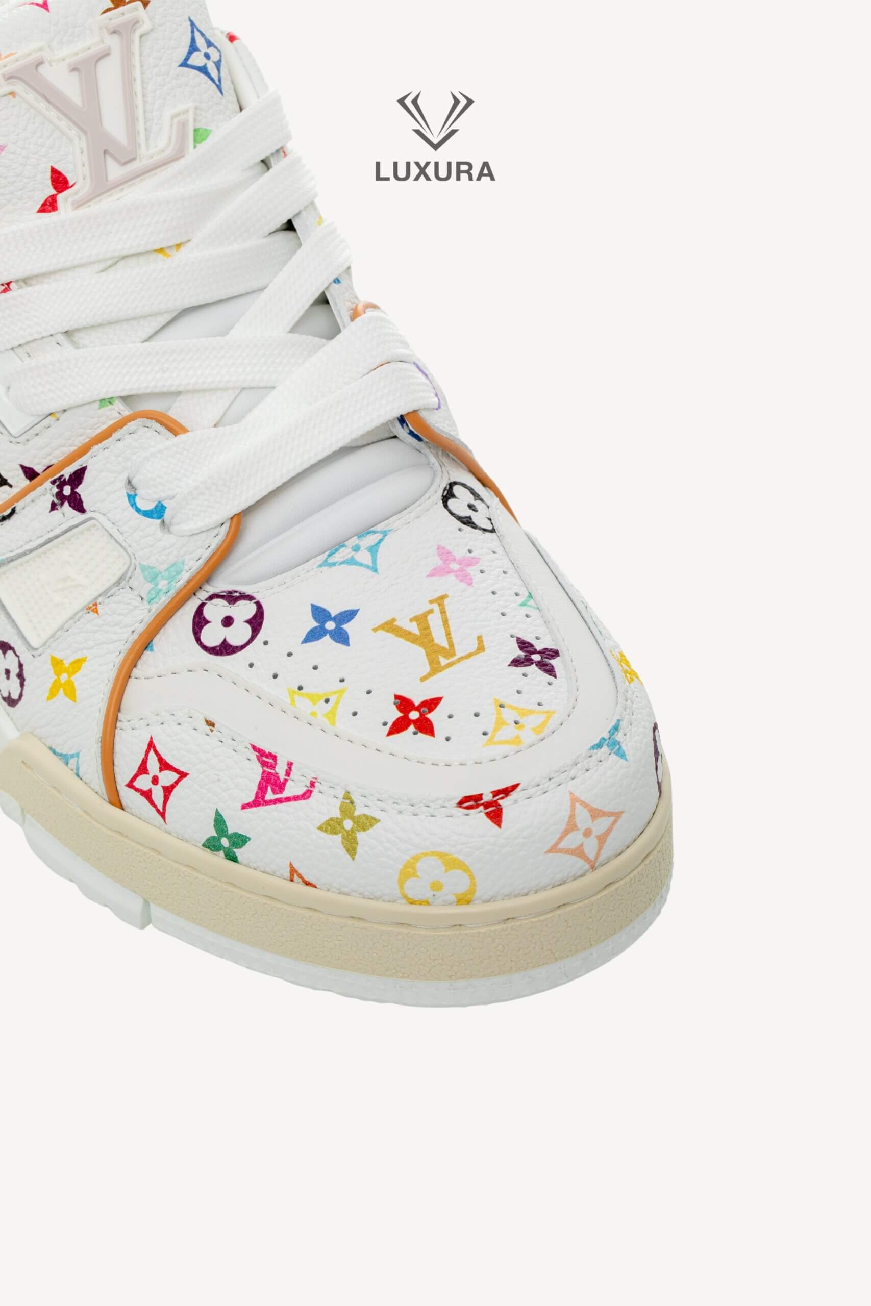 <span style="font-size: 10px;letter-spacing: .15em">HARD TO FIND</span><br>            <strong>LOUIS VUITTON</strong><br>            <div style="margin-top:10px;font-size:16px">X TM Calfskin Monogram Multicolor Trainer 38.5 1AJQC3</div><br> - Image 13