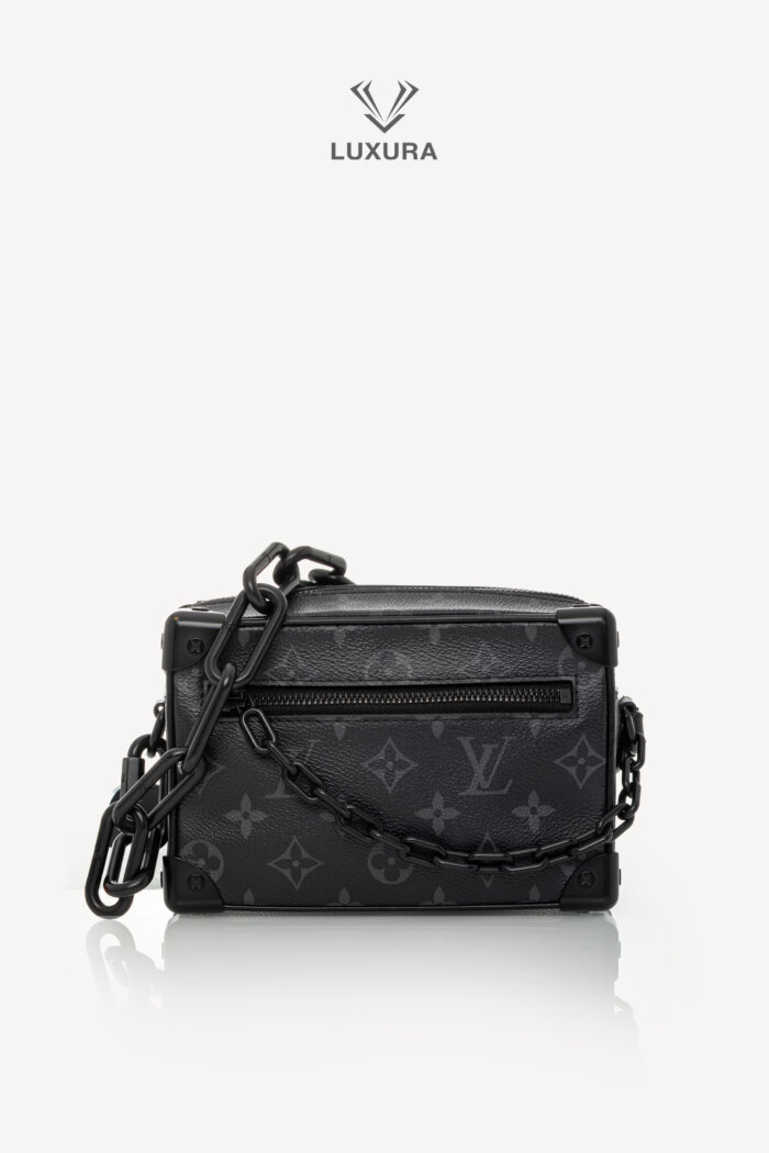 <span style="font-size: 10px;letter-spacing: .15em">BEST DEAL</span><br>            <strong>LOUIS VUITTON</strong><br>            <div style="margin-top:10px;font-size:16px">Monogram Eclipse Soft Trunk Mini Clutch M44735</div><br>