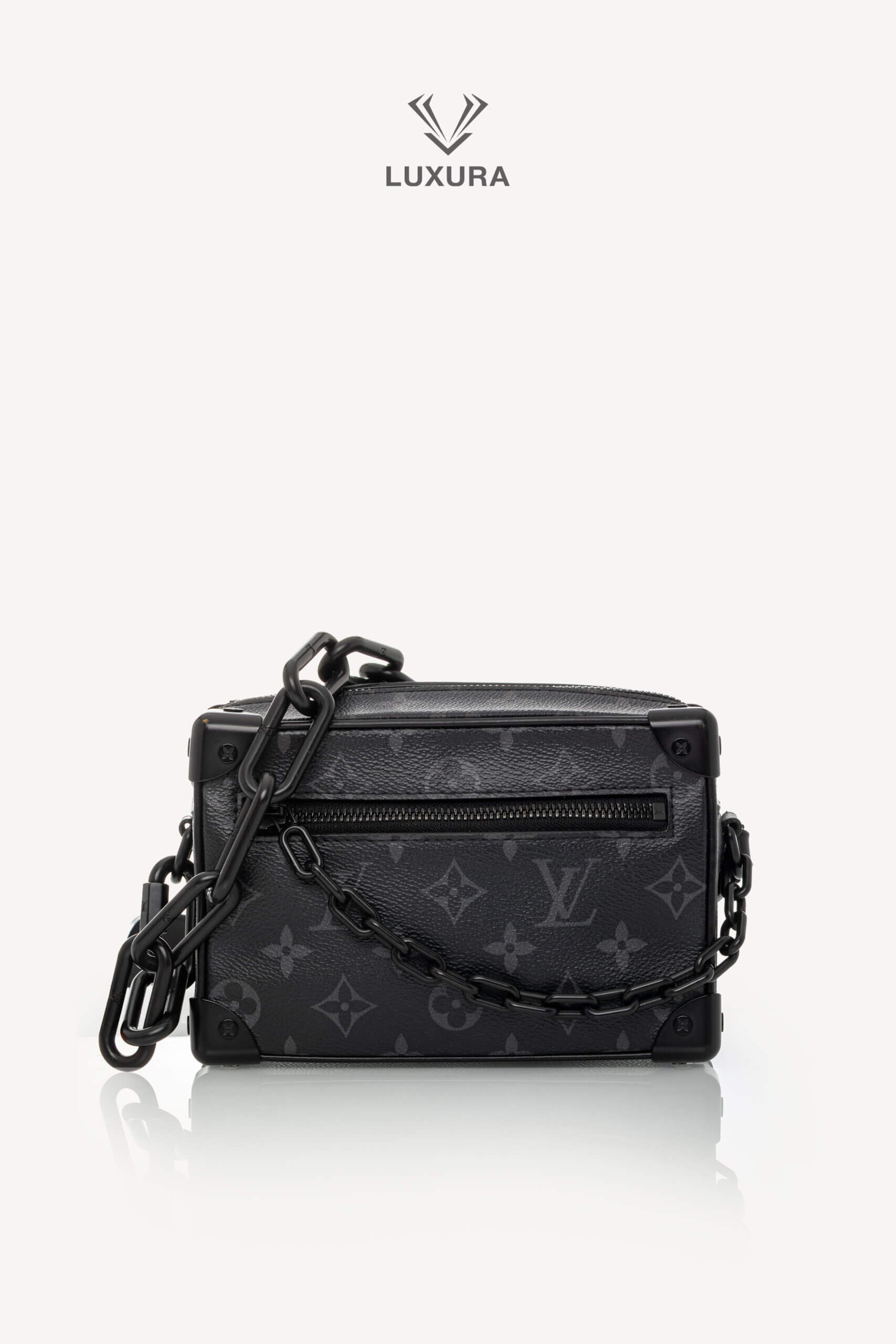 <span style="font-size: 10px;letter-spacing: .15em">BEST DEAL</span><br> <strong>LOUIS VUITTON</strong><br> <div style="margin-top:10px;font-size:16px">Monogram Eclipse Soft Trunk Mini Clutch M44735</div><br>