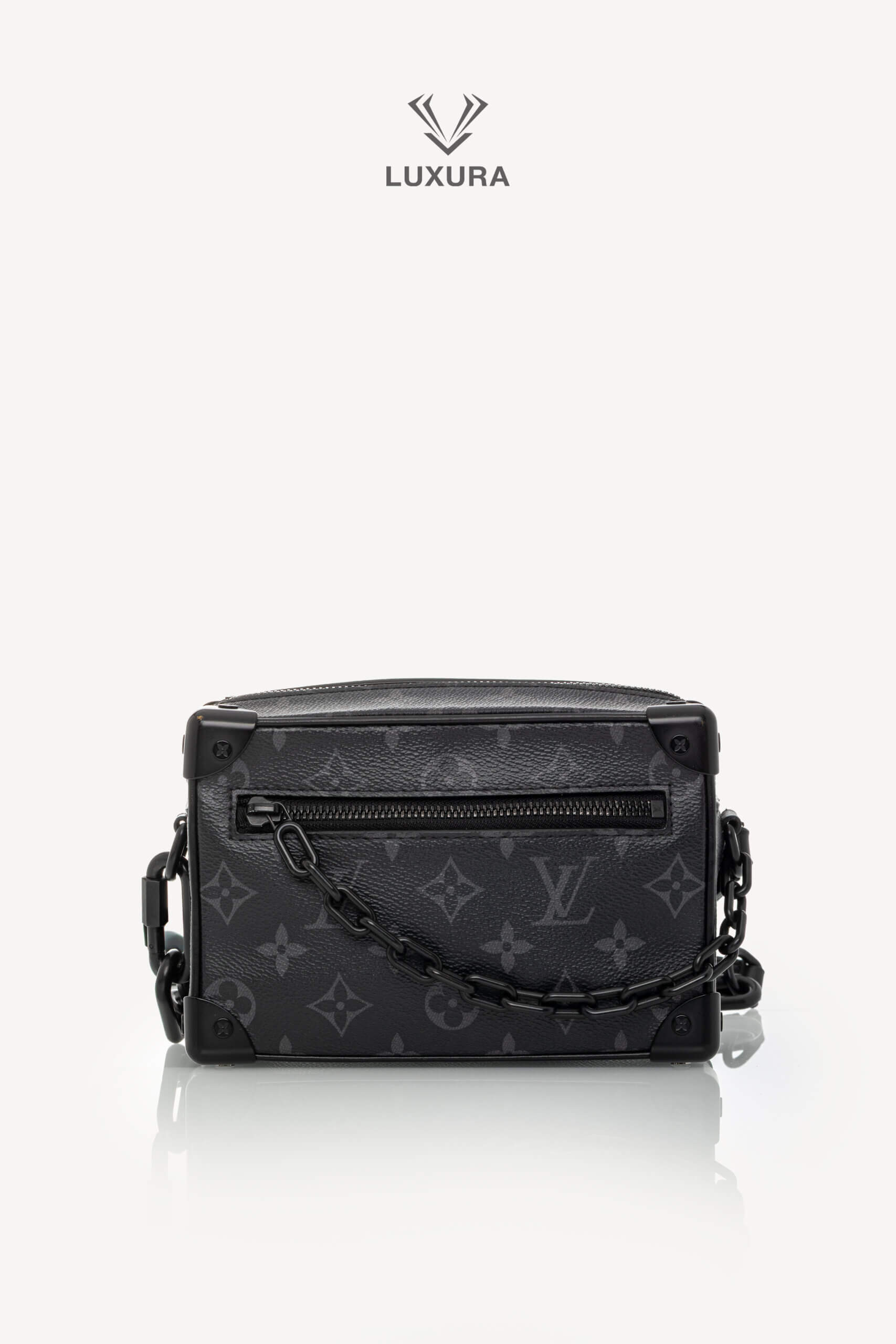 <span style="font-size: 10px;letter-spacing: .15em">BEST DEAL</span><br> <strong>LOUIS VUITTON</strong><br> <div style="margin-top:10px;font-size:16px">Monogram Eclipse Soft Trunk Mini Clutch M44735</div><br> - Image 3
