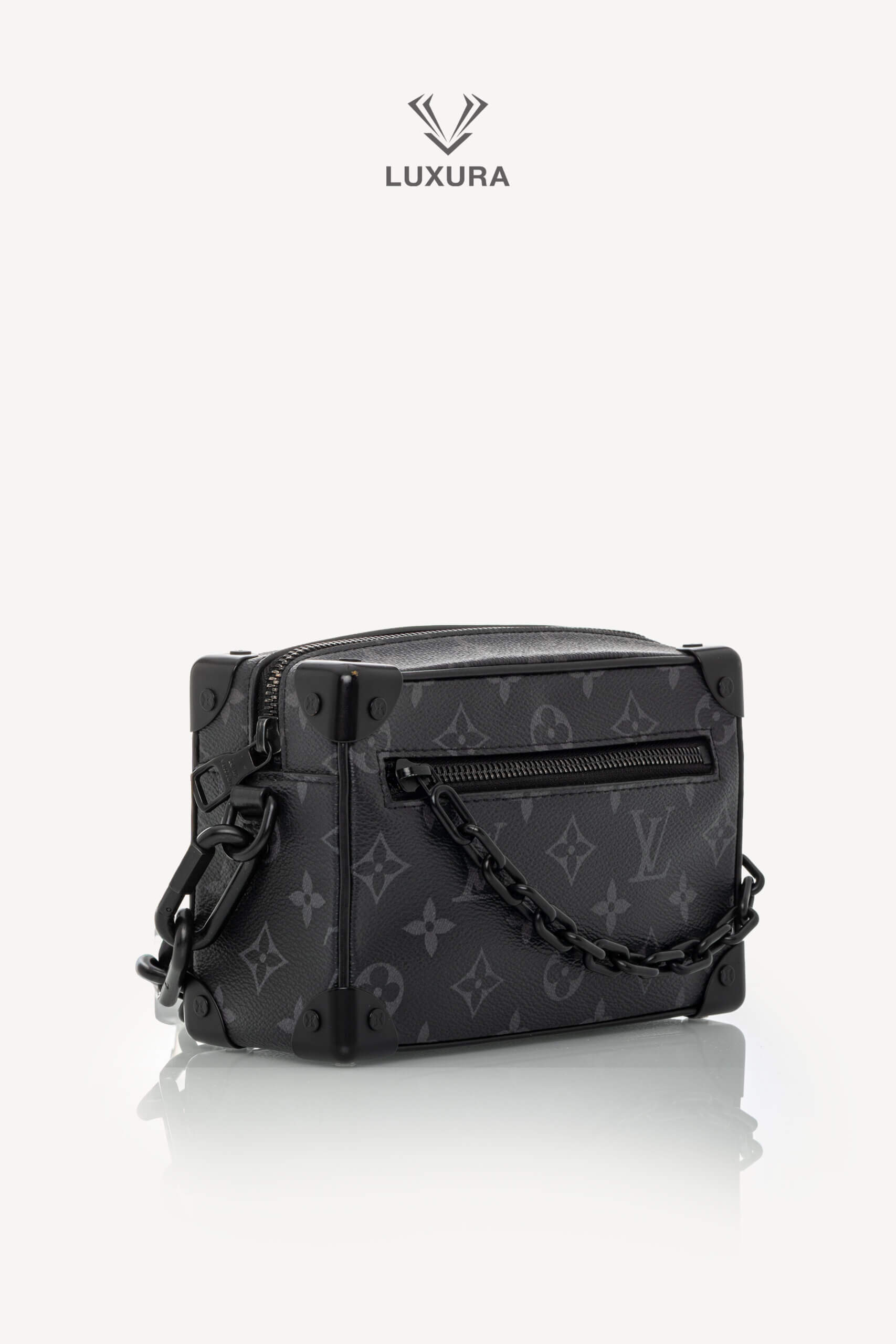 <span style="font-size: 10px;letter-spacing: .15em">BEST DEAL</span><br> <strong>LOUIS VUITTON</strong><br> <div style="margin-top:10px;font-size:16px">Monogram Eclipse Soft Trunk Mini Clutch M44735</div><br> - Image 2