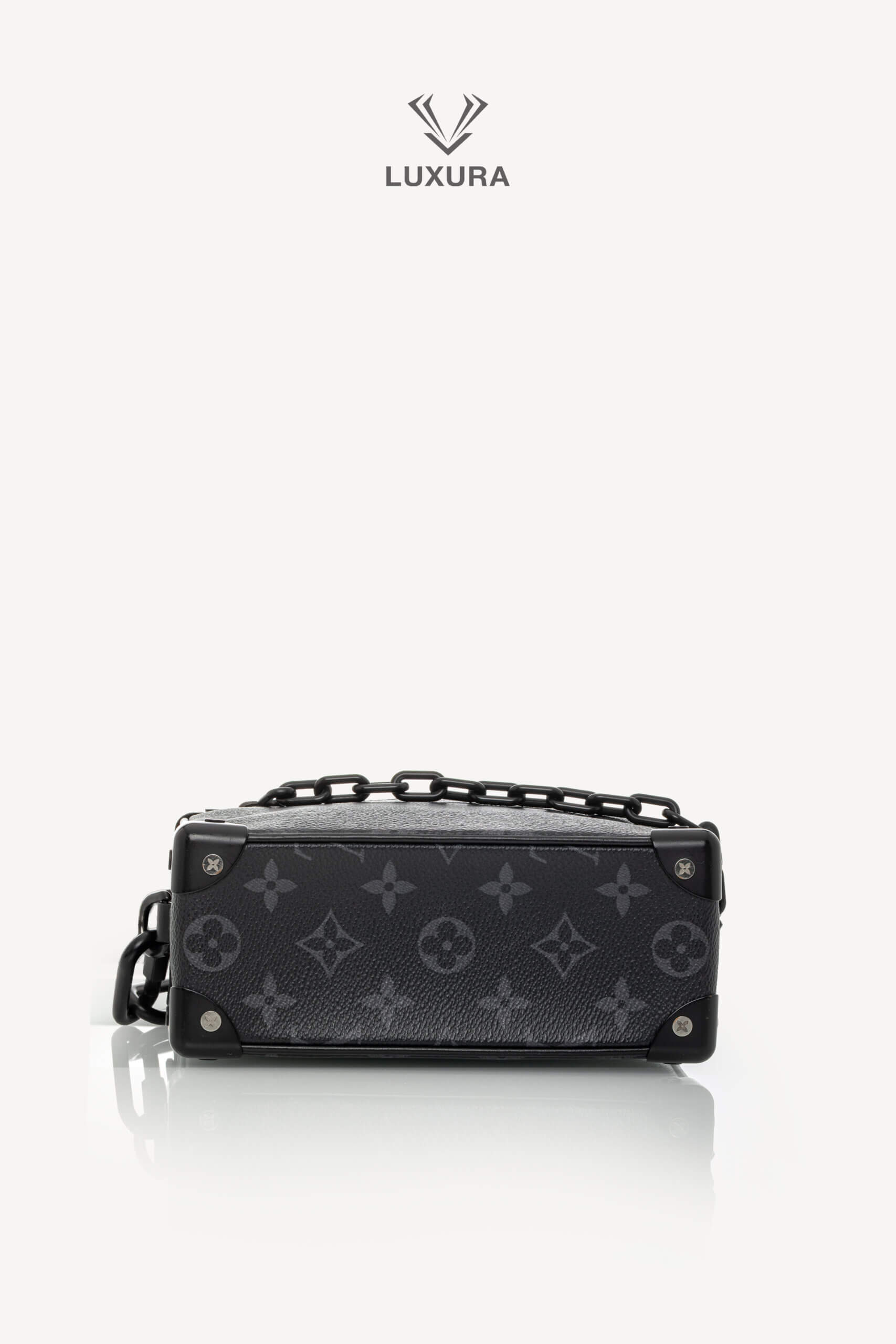 <span style="font-size: 10px;letter-spacing: .15em">BEST DEAL</span><br> <strong>LOUIS VUITTON</strong><br> <div style="margin-top:10px;font-size:16px">Monogram Eclipse Soft Trunk Mini Clutch M44735</div><br> - Image 22
