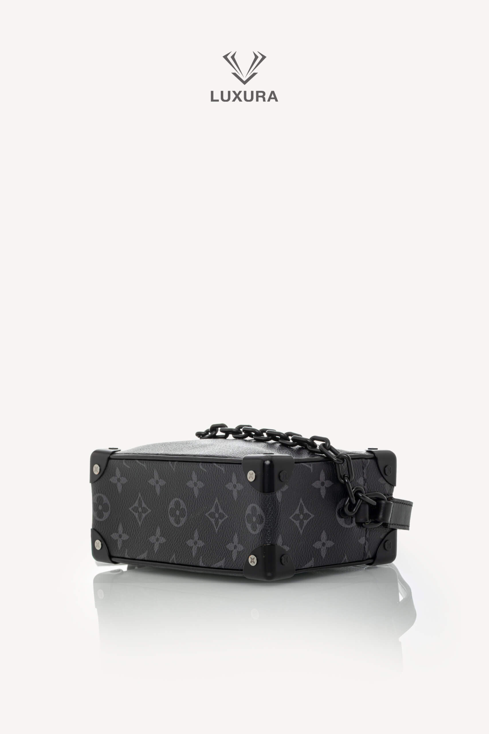 <span style="font-size: 10px;letter-spacing: .15em">BEST DEAL</span><br> <strong>LOUIS VUITTON</strong><br> <div style="margin-top:10px;font-size:16px">Monogram Eclipse Soft Trunk Mini Clutch M44735</div><br> - Image 21