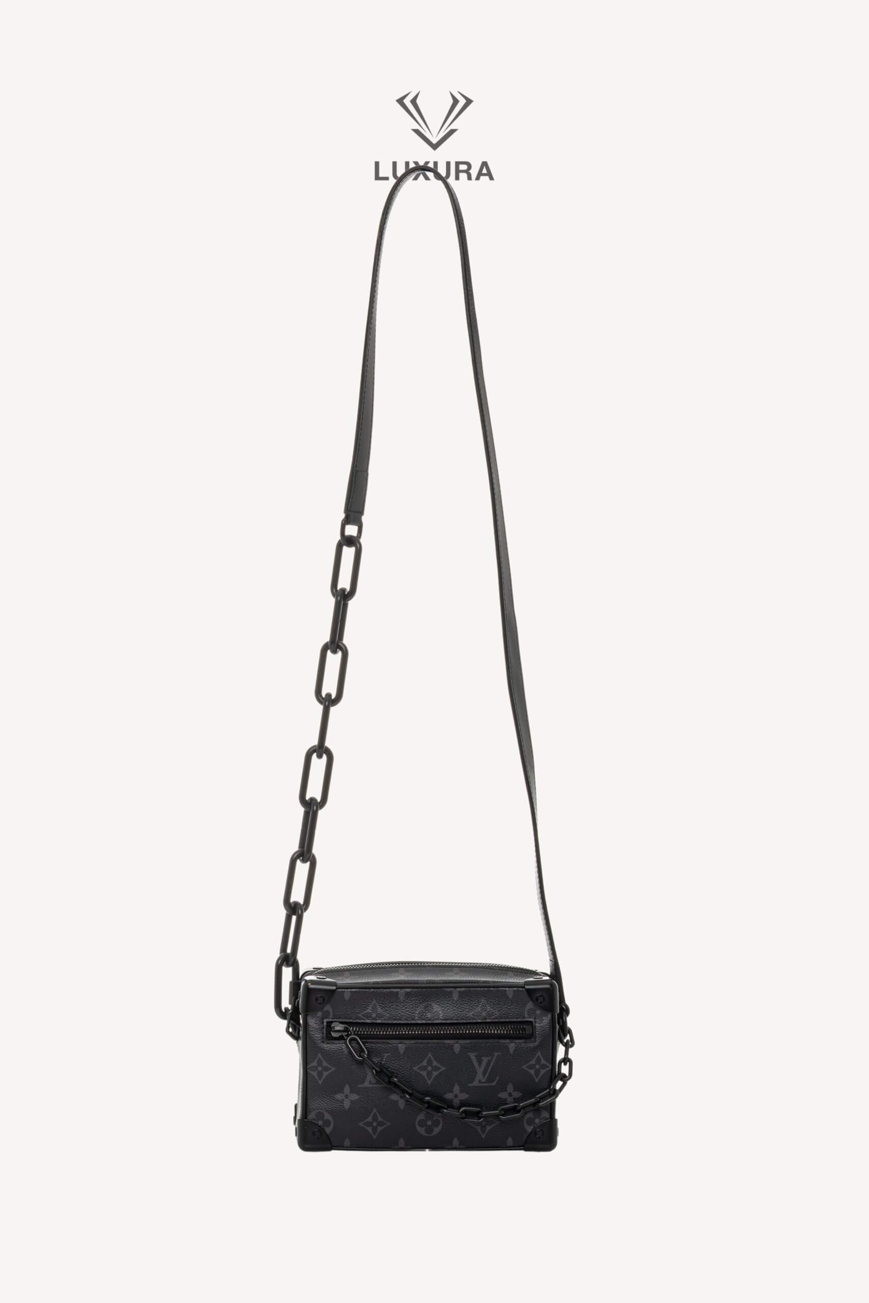 <span style="font-size: 10px;letter-spacing: .15em">BEST DEAL</span><br> <strong>LOUIS VUITTON</strong><br> <div style="margin-top:10px;font-size:16px">Monogram Eclipse Soft Trunk Mini Clutch M44735</div><br> - Image 8