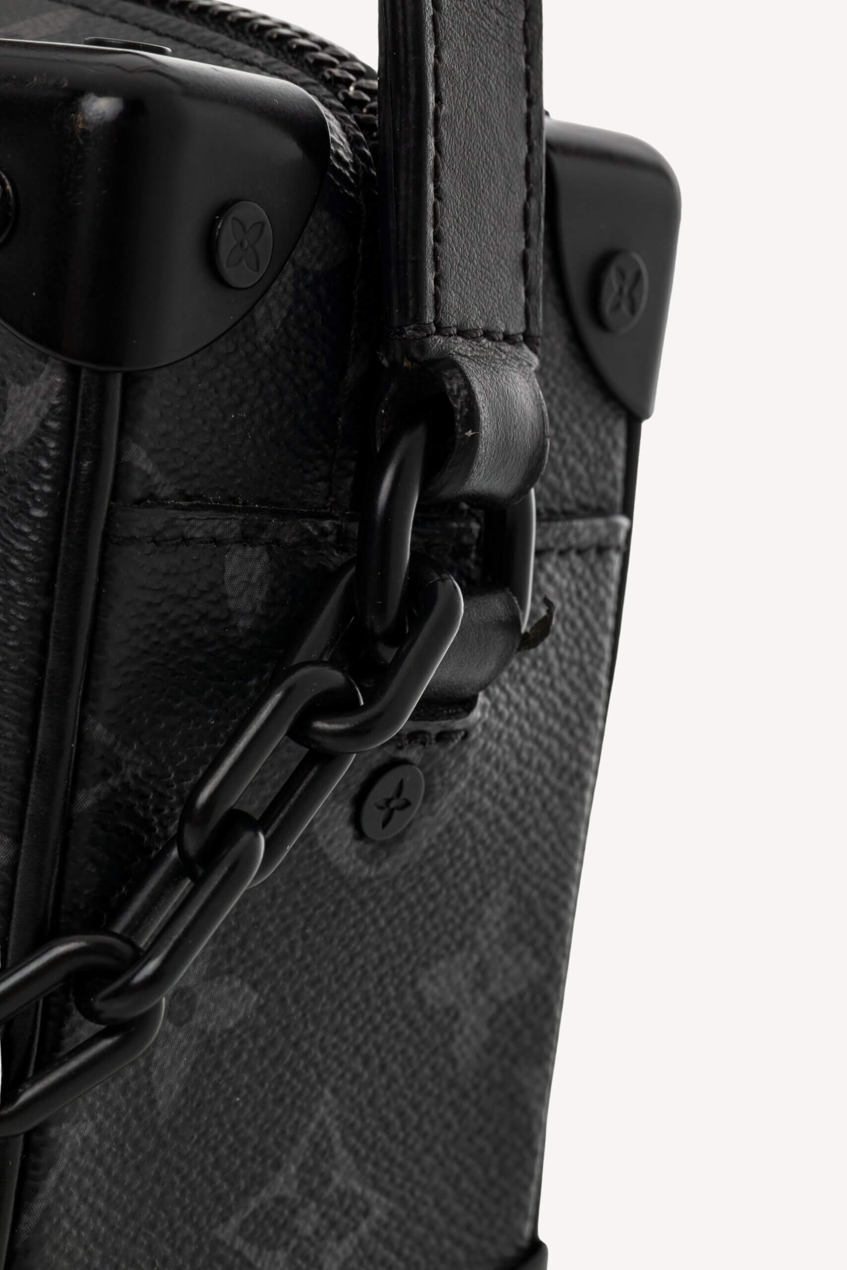 <span style="font-size: 10px;letter-spacing: .15em">BEST DEAL</span><br> <strong>LOUIS VUITTON</strong><br> <div style="margin-top:10px;font-size:16px">Monogram Eclipse Soft Trunk Mini Clutch M44735</div><br> - Image 14