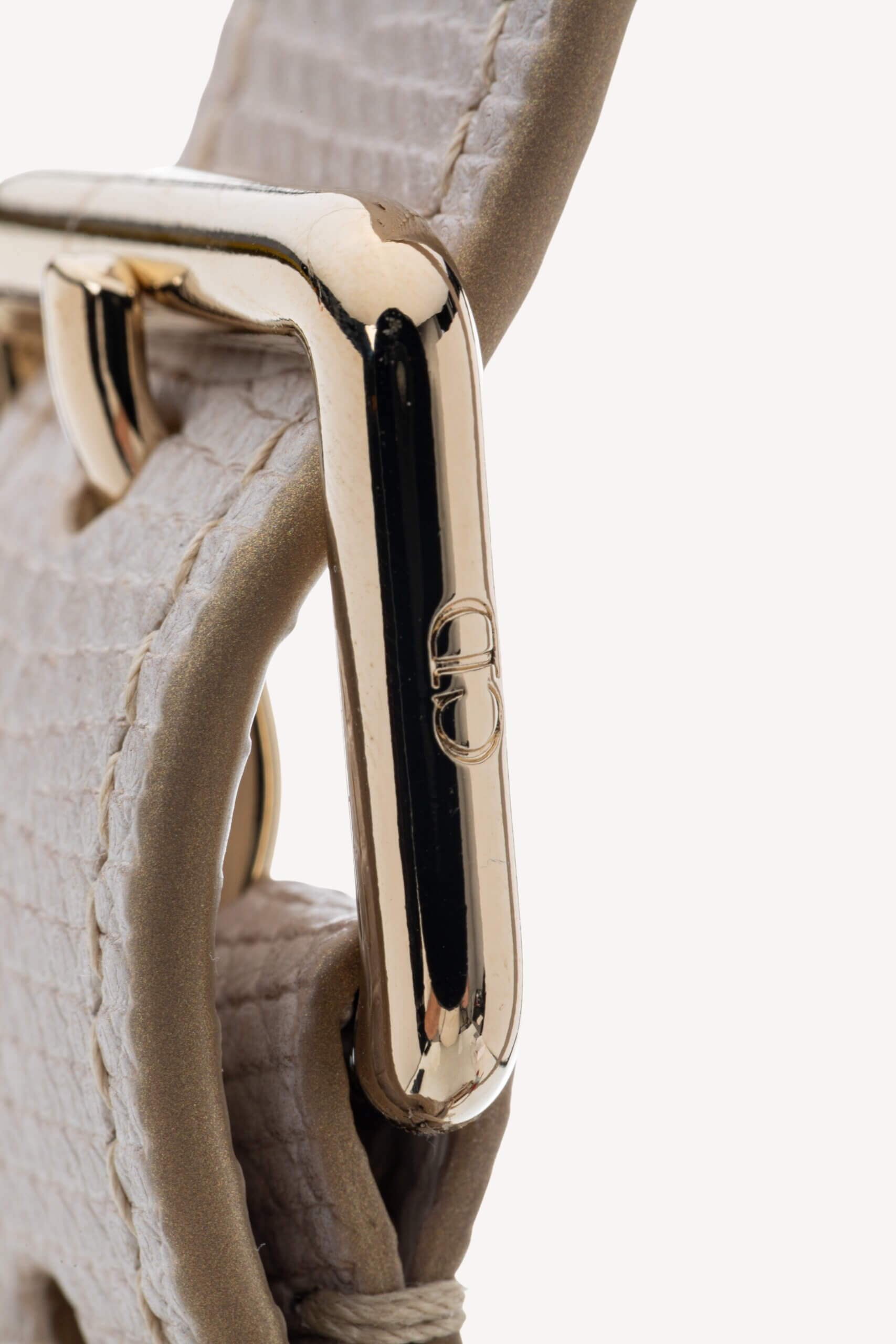 <span style="font-size: 10px;letter-spacing: .15em">HARD TO FIND</span><br>            <strong>CHRISTIAN DIOR</strong><br>            <div style="margin-top:10px;font-size:16px">Small Lady Dior Bag in Gold-Ivory Lizard Leather with Gold Hardware</div><br> - Image 18