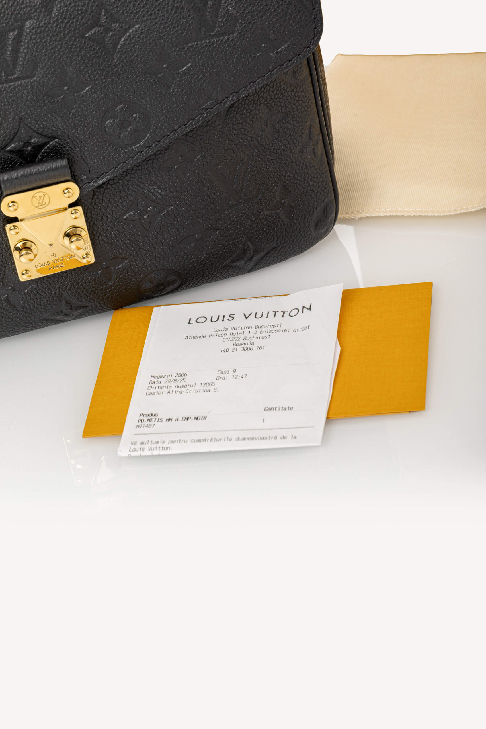 <span style="font-size: 10px;letter-spacing: .15em">HARD TO FIND</span><br> <strong>LOUIS VUITTON</strong><br> <div style="margin-top:10px;font-size:16px">Empreinte Pochete Metis Black M41487</div><br> - Image 3