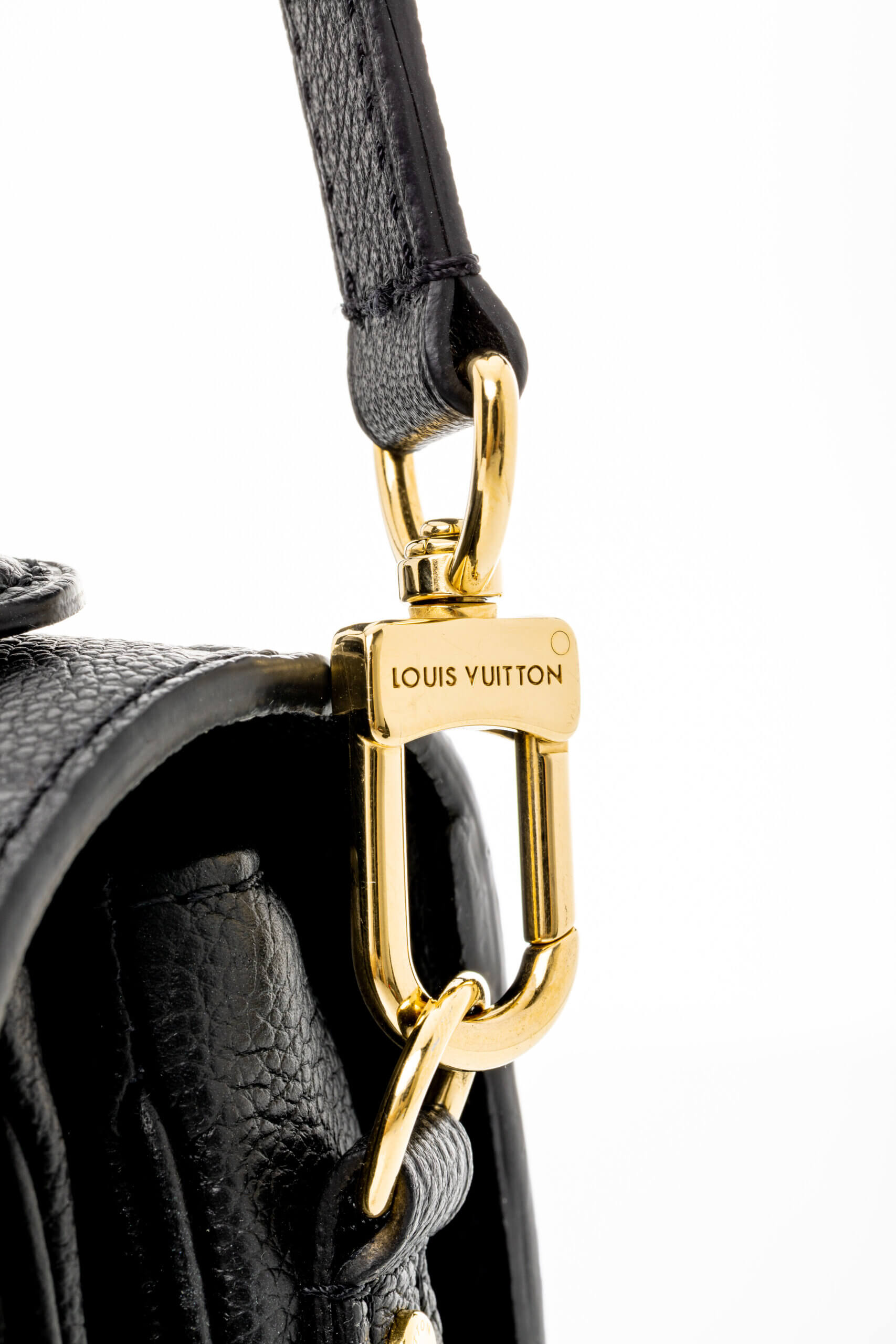 <span style="font-size: 10px;letter-spacing: .15em">HARD TO FIND</span><br> <strong>LOUIS VUITTON</strong><br> <div style="margin-top:10px;font-size:16px">Empreinte Pochete Metis Black M41487</div><br> - Image 26