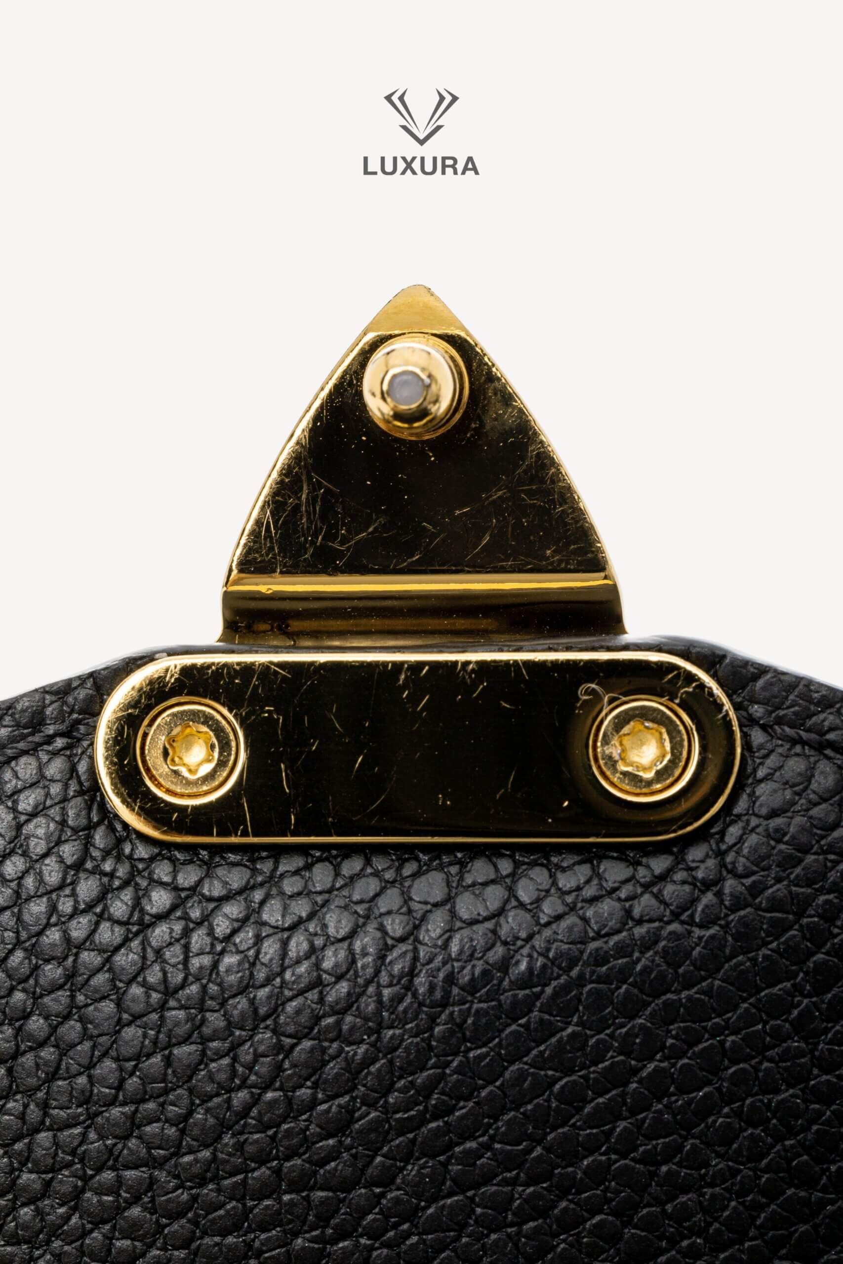 <span style="font-size: 10px;letter-spacing: .15em">HARD TO FIND</span><br> <strong>LOUIS VUITTON</strong><br> <div style="margin-top:10px;font-size:16px">Empreinte Pochete Metis Black M41487</div><br> - Image 23