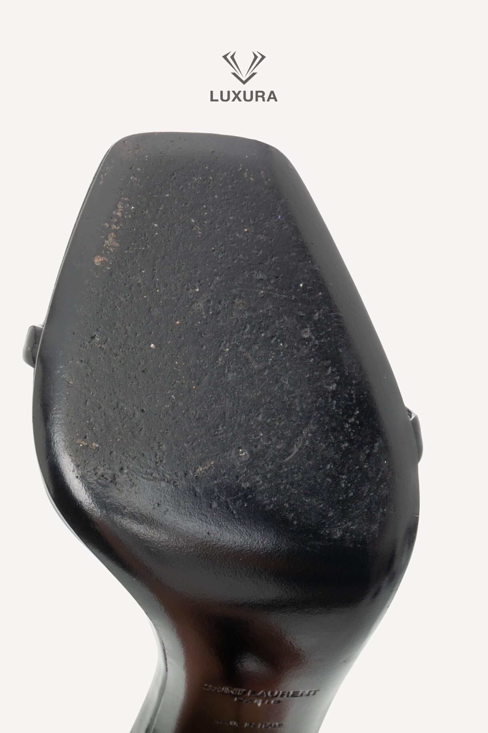 <span style="font-size: 10px;letter-spacing: .15em">BEST DEAL</span><br>            <strong>SAINT LAURENT</strong><br>            <div style="margin-top:10px;font-size:16px">Patent Calfskin Opyum 85 Sandals Black 36.5</div><br> - Image 16