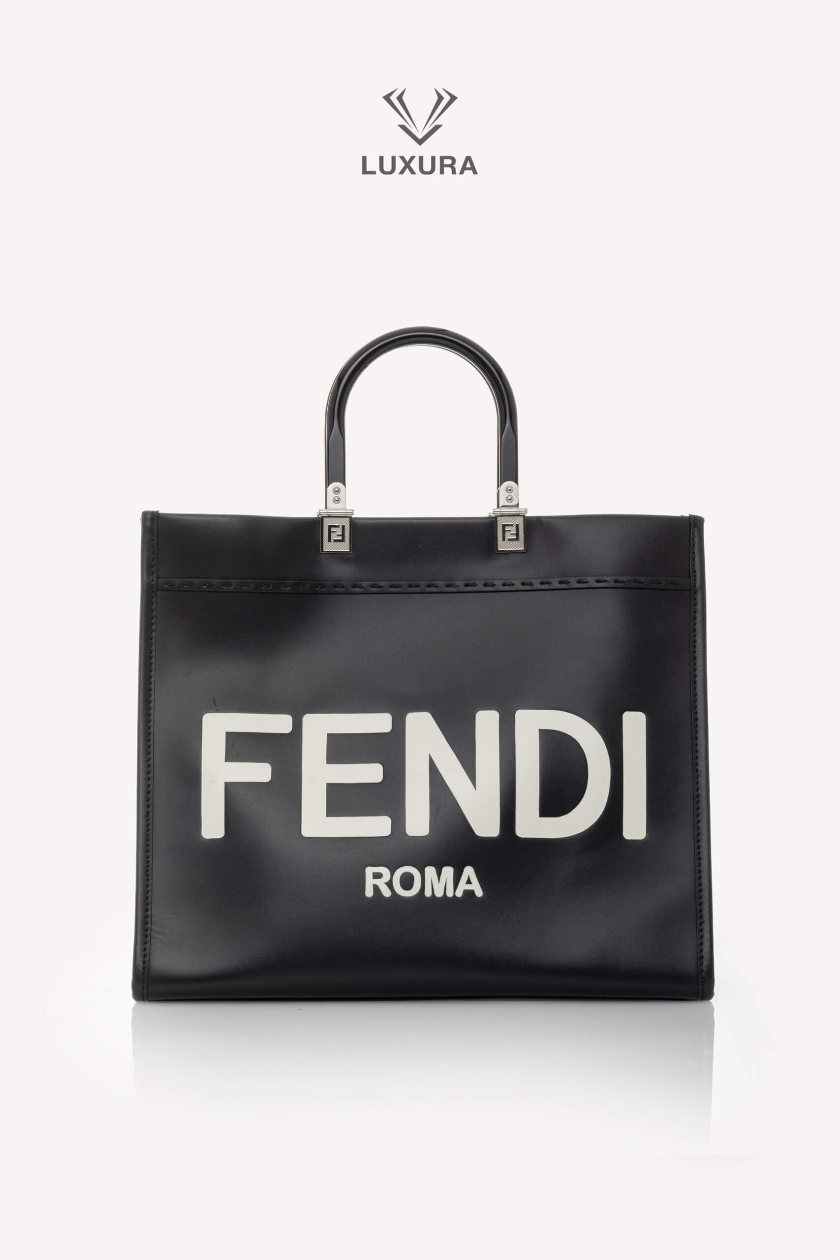 <span style="font-size: 10px;letter-spacing: .15em">BEST DEAL</span><br>            <strong>FENDI</strong><br>            <div style="margin-top:10px;font-size:16px">Vitello King Plexiglass Medium Fendi Sunshine Shopper Tote Black White</div><br> - Image 4